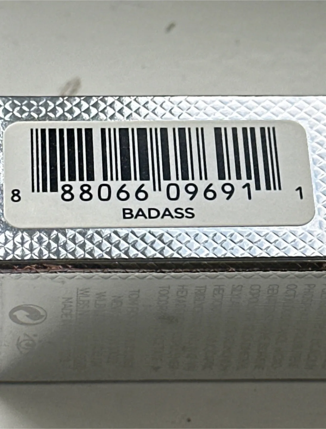 2 Tom Ford Extreme Lid Lacquer (BLACK) image indicator(3)