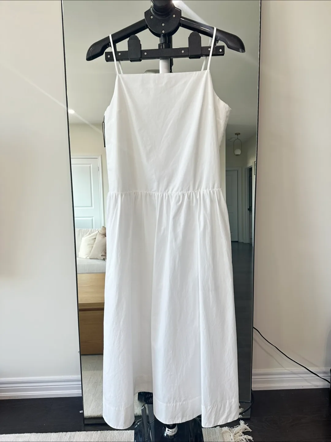Aritzia Monograph Poplin Dress Size M NWOT image indicator(3)