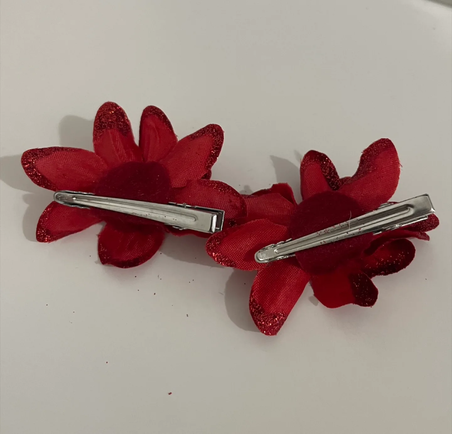 Two flower hair pins image indicator(2)