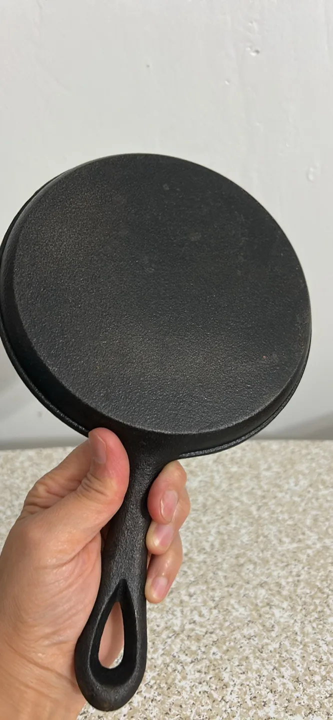 Cast Iron Crepe Pan - 6 Inch image indicator(2)