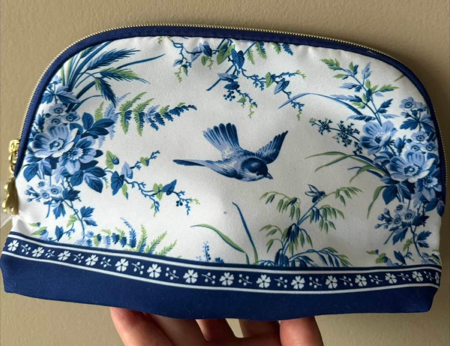 Lancôme & Other Cosmetic Bags image indicator(8)