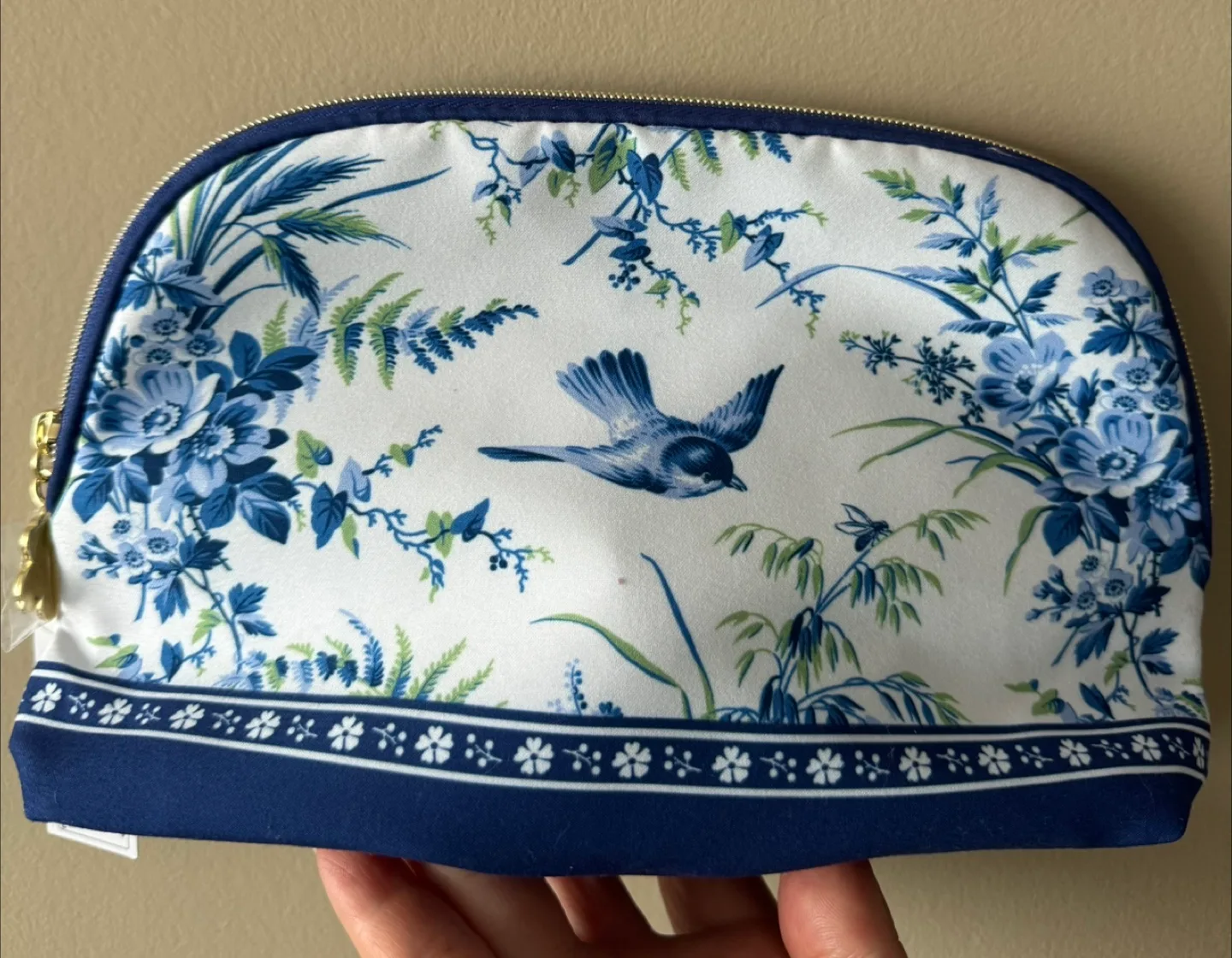 Lancôme & Other Cosmetic Bags image indicator(7)