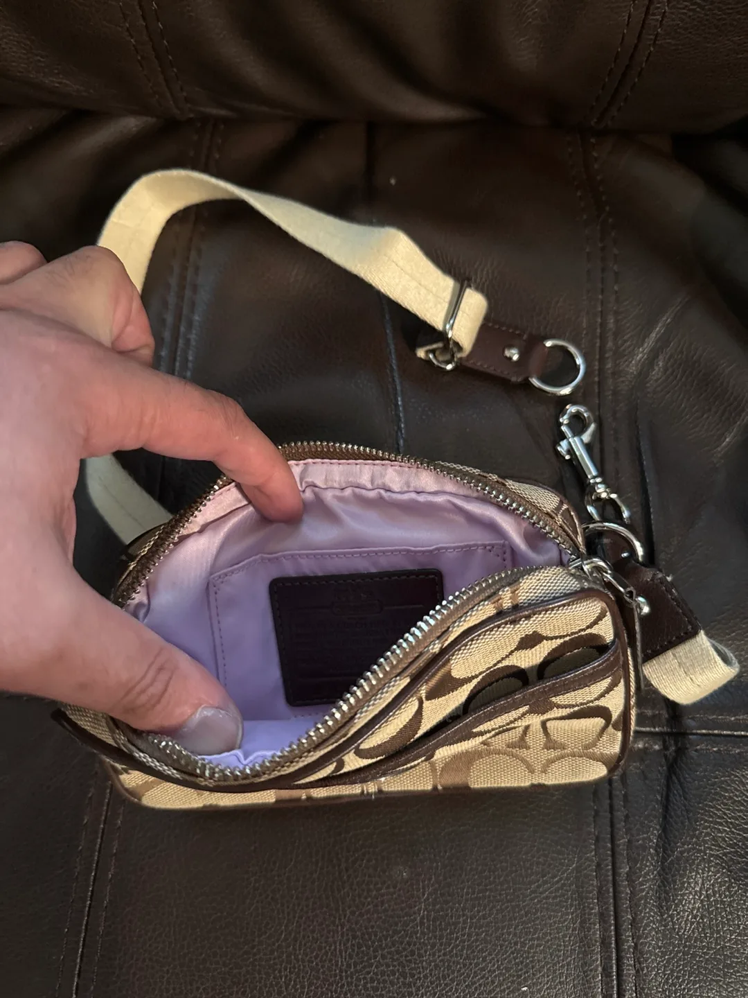 Coach  Bag image indicator(2)