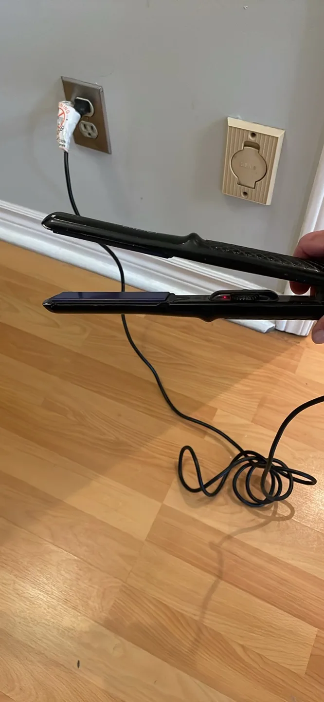 Black Hair Straightener thumbnail
