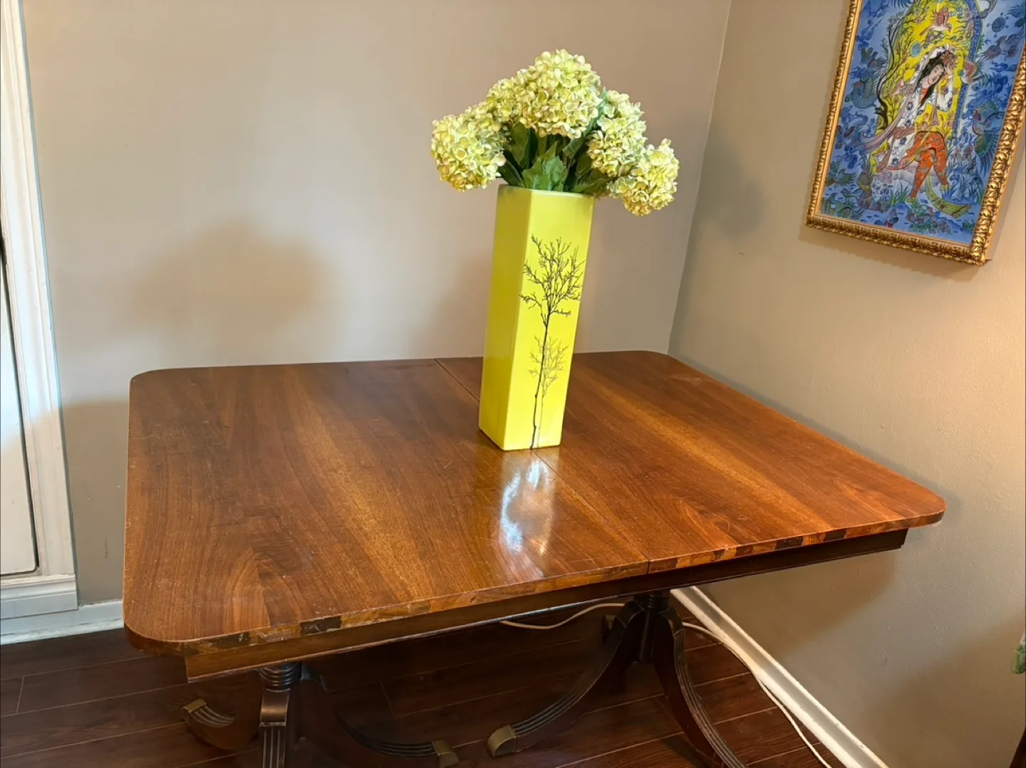 Solid Wood Dining room table (4 chairs included!) image indicator(5)