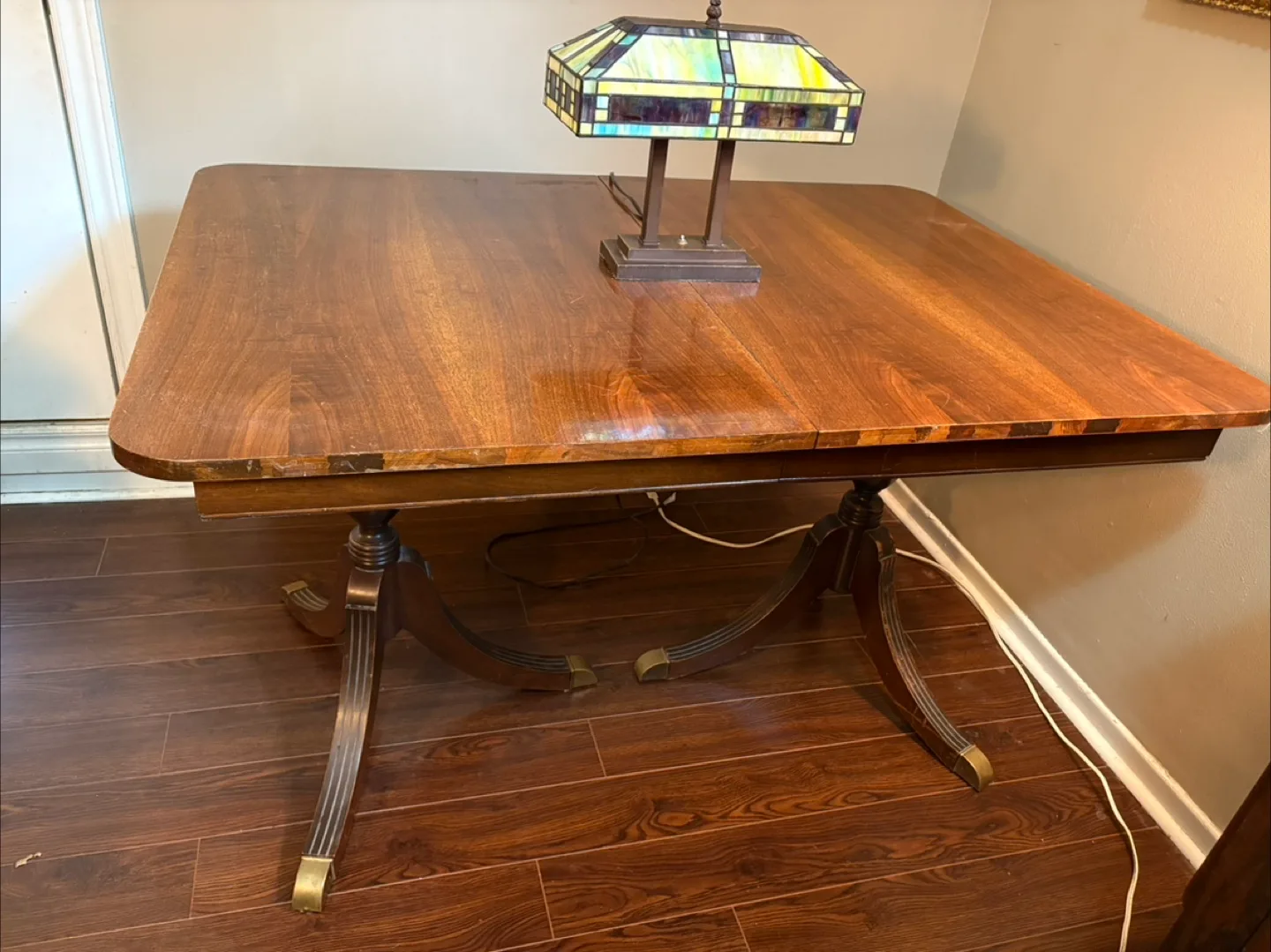 Solid Wood Dining room table (4 chairs included!) image indicator(2)