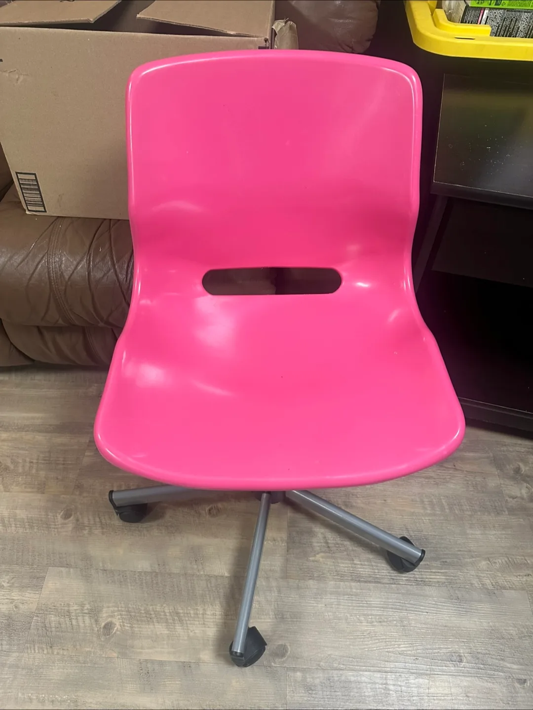 Pink Office Chair thumbnail