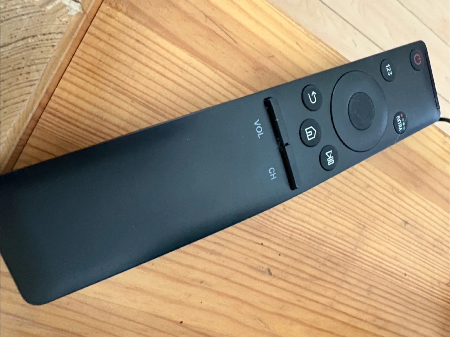 Samsung smart 32" TV thumbnail