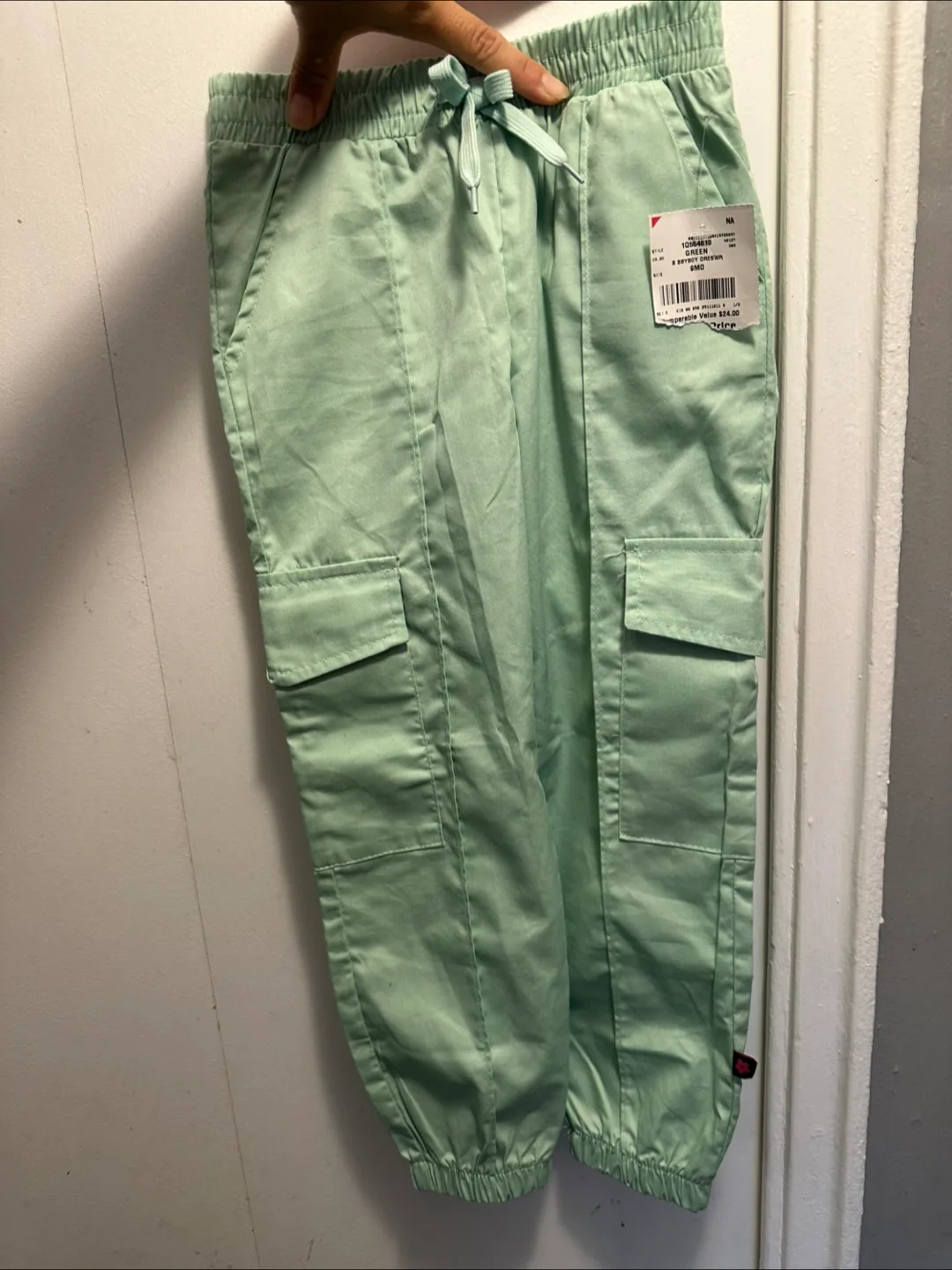 NA Girls' Green Cargo Pants - Size 5 thumbnail
