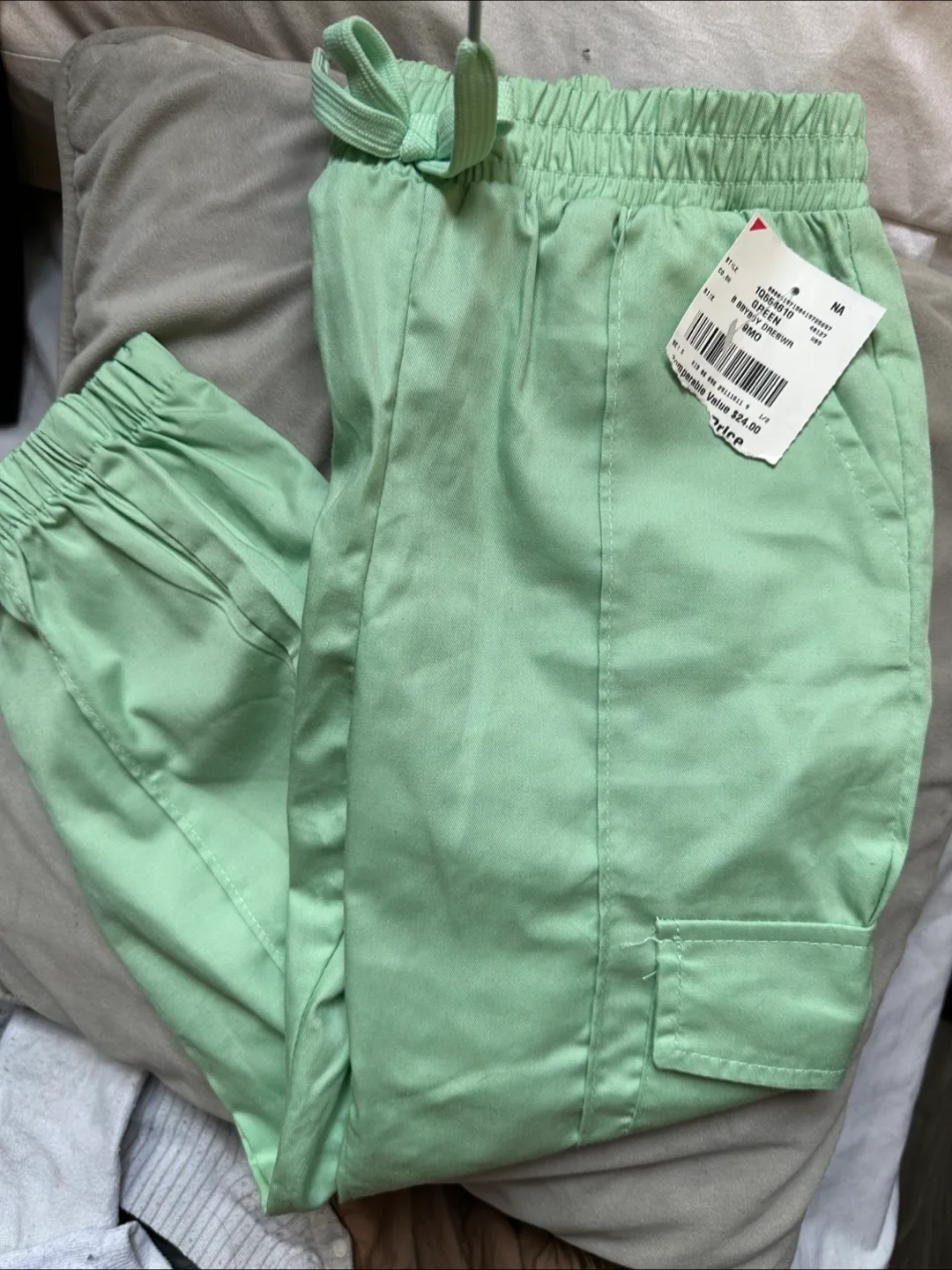 NA Girls' Green Cargo Pants - Size 5 image indicator(2)