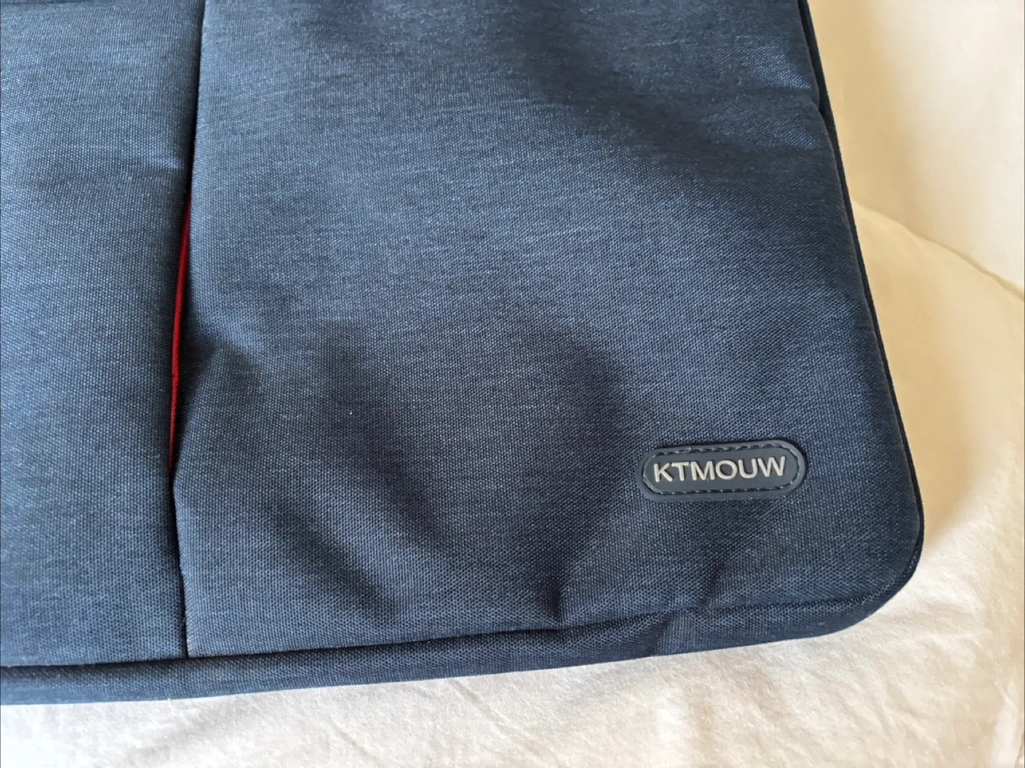 XL 18” KTMOUW Water-Resistant Laptop Case image indicator(2)