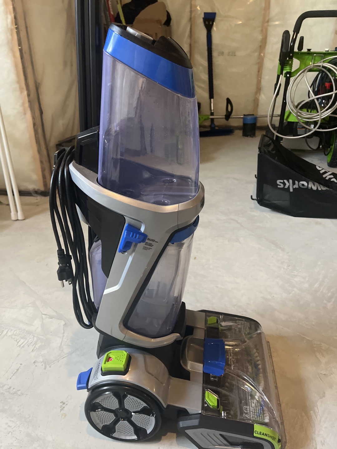 Bissell ProHeat 2X Revolution Pet Pro Carpet Cleaner - photo 2