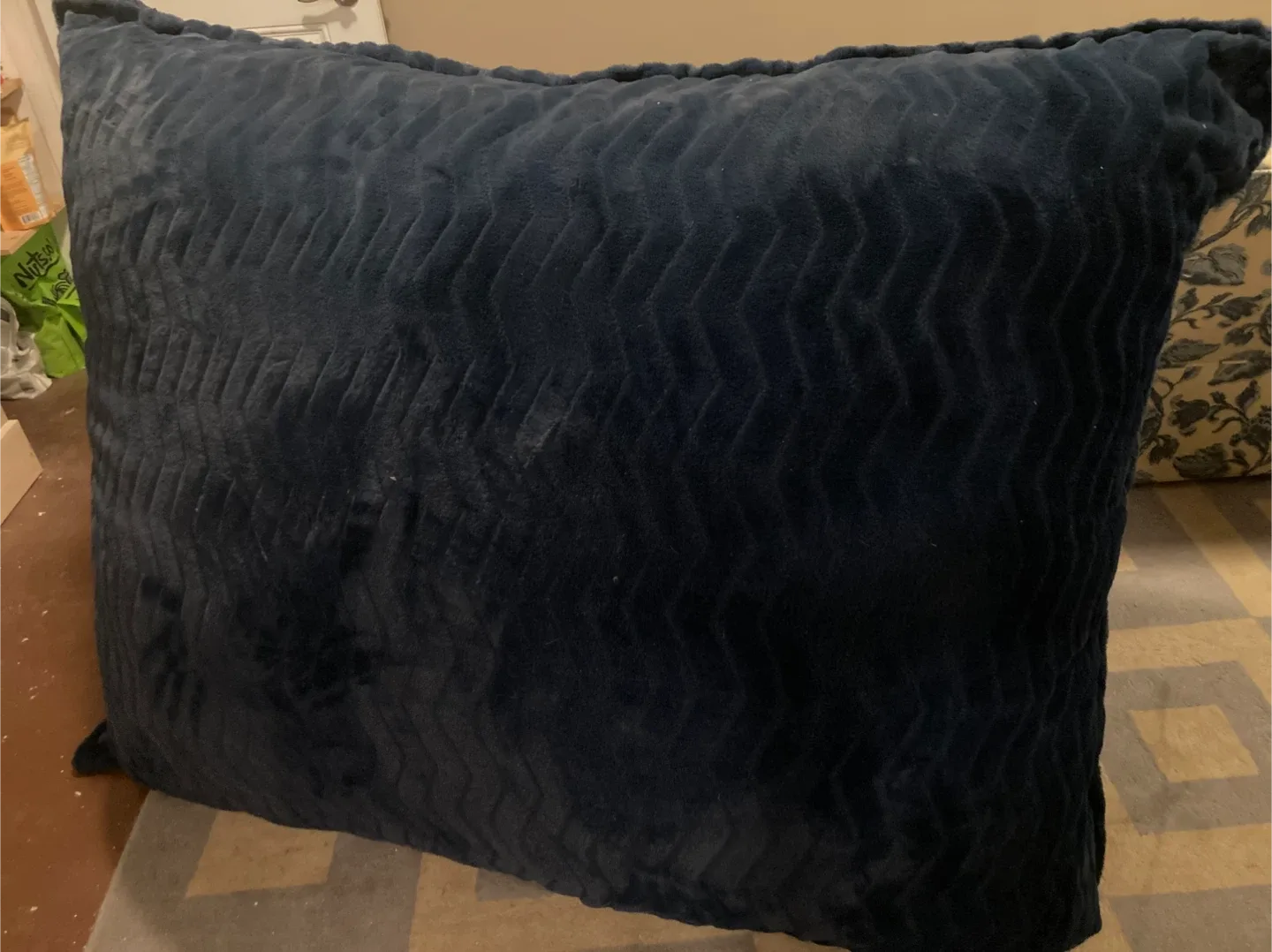 premium memory foam floor pillow image indicator(4)