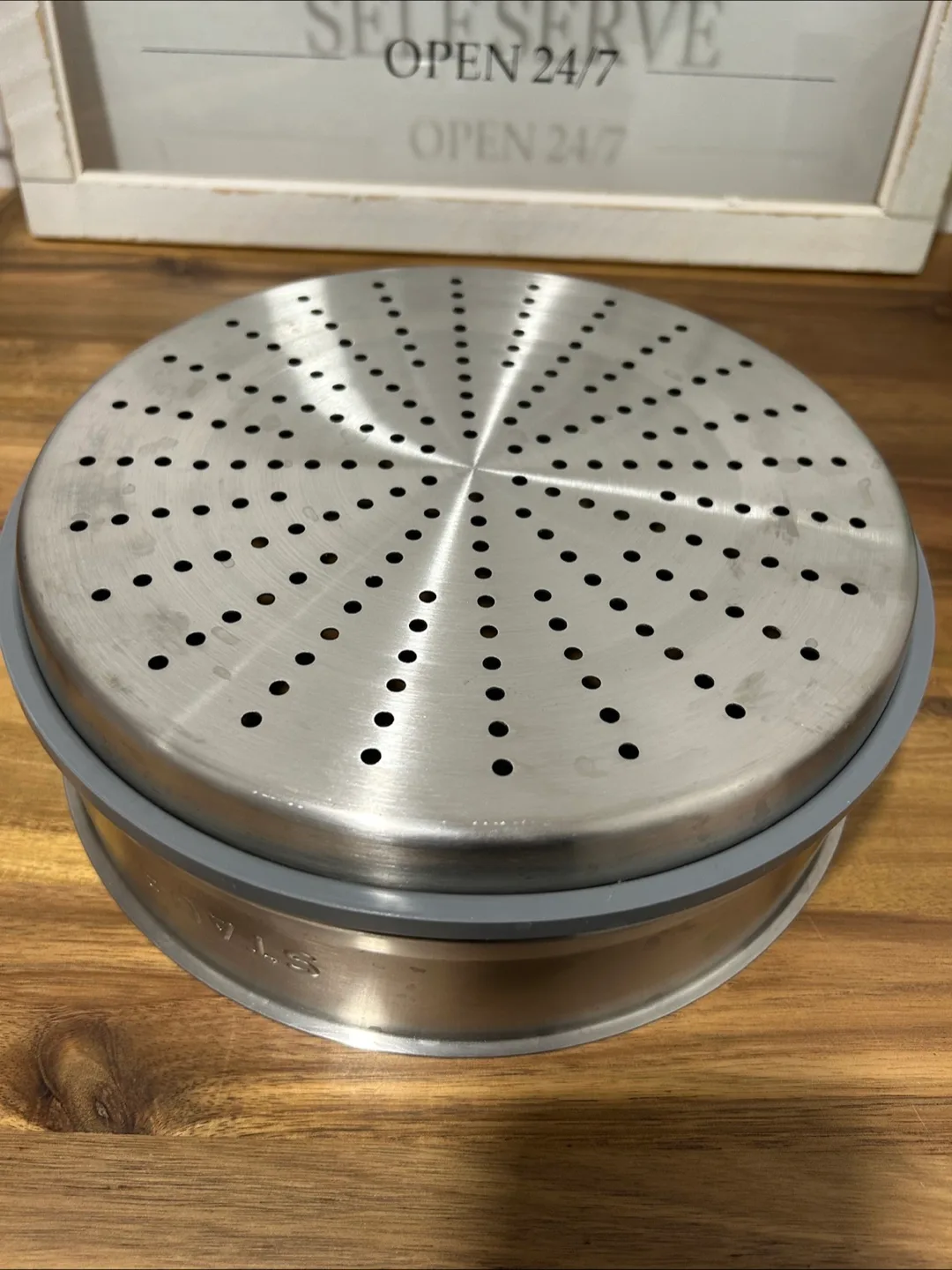 Staub 26 CM STAINLESS STEEL STEAMER INSERT image indicator(3)