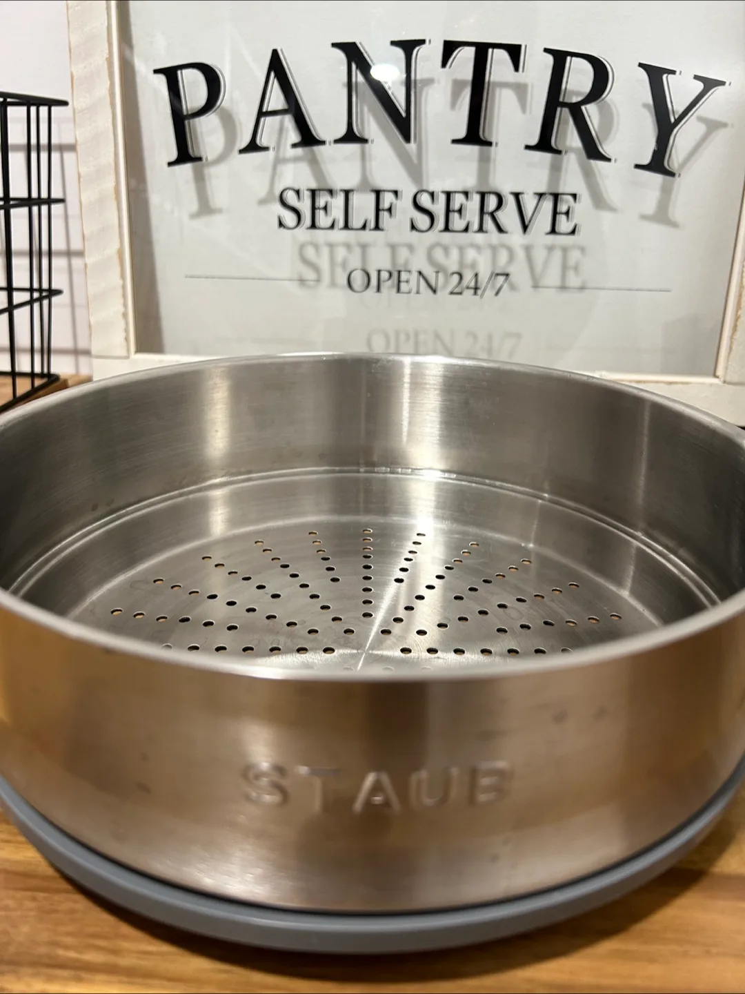 Staub 26 CM STAINLESS STEEL STEAMER INSERT image indicator(2)