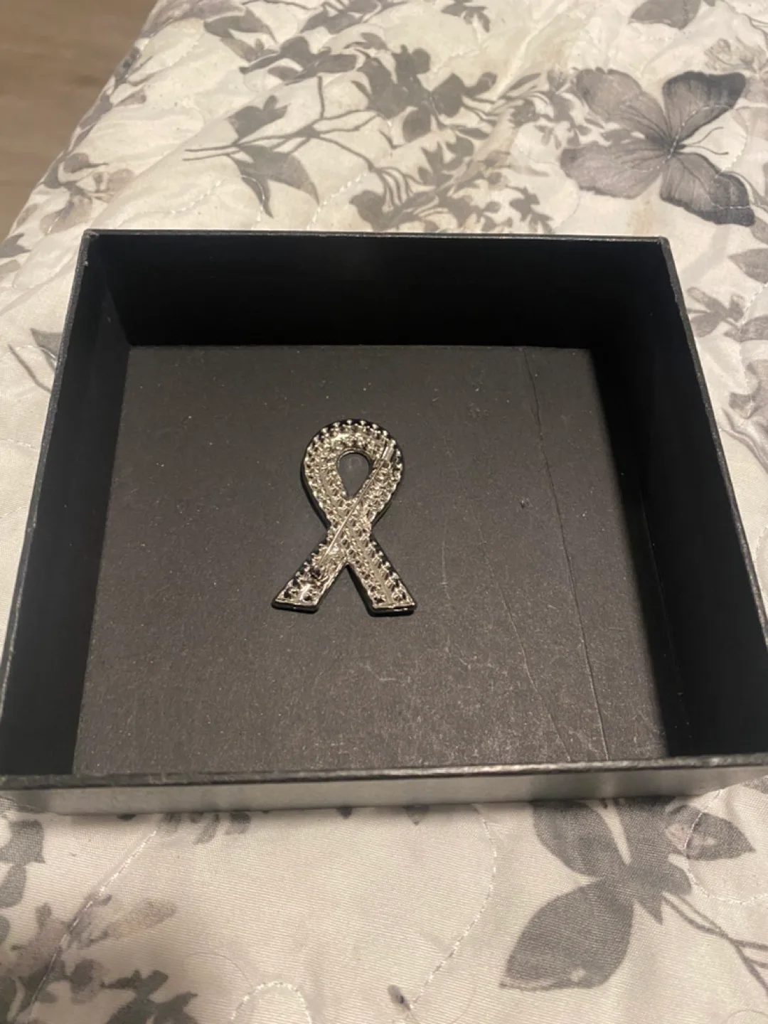 Breast cancer awareness pin image indicator(4)