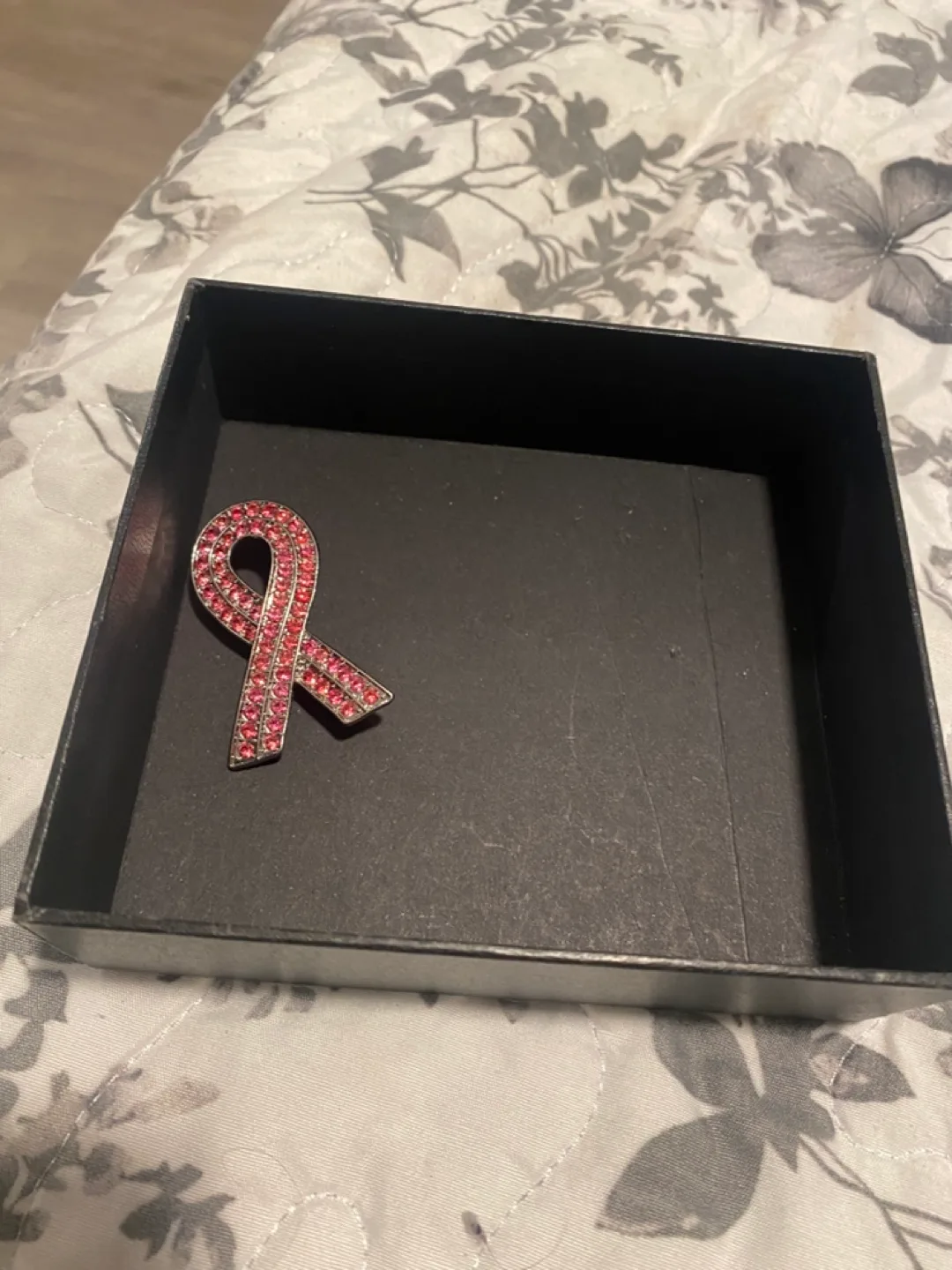 Breast cancer awareness pin image indicator(3)