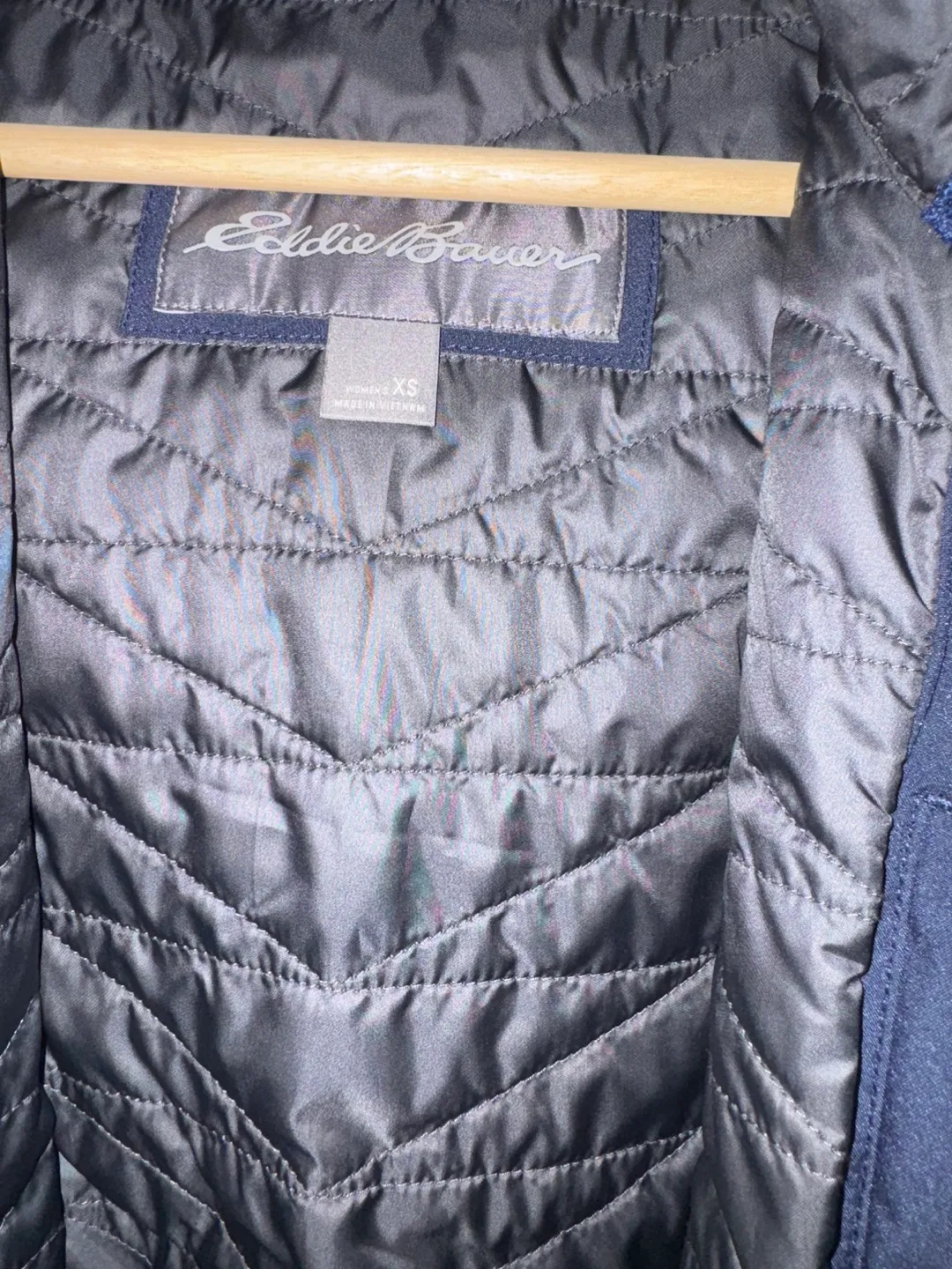 Eddie Bauer Women's XS Rain Jacket image indicator(4)