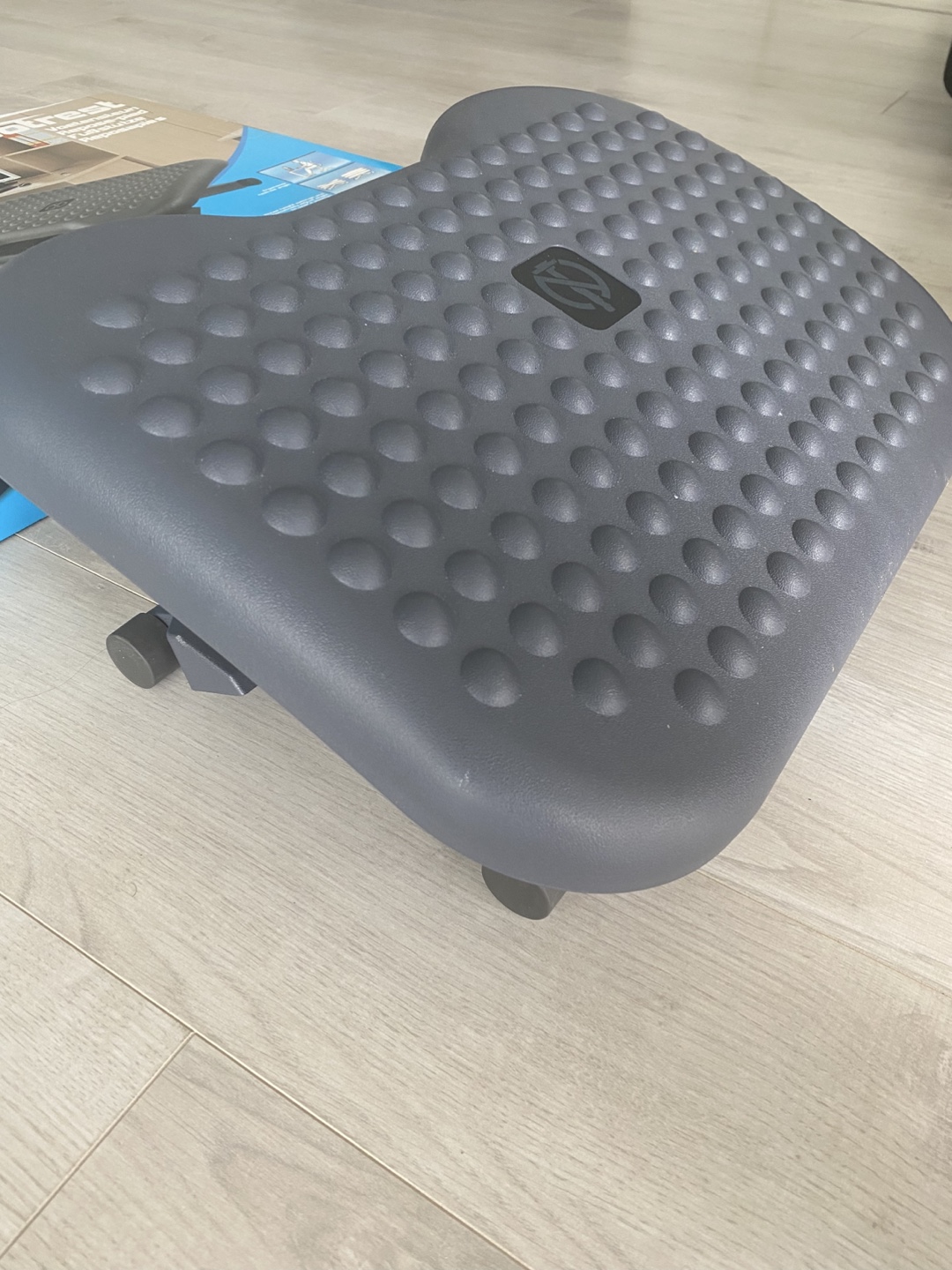 Brand New Foot Rest – Ergonomic & Adjustable – Only $15! - photo 2