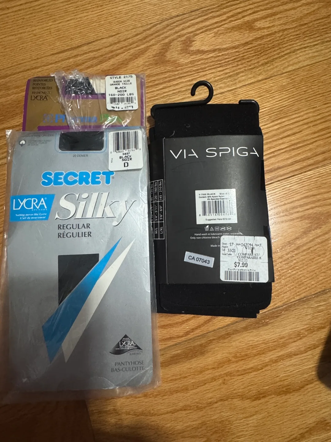 Unopened tights thumbnail
