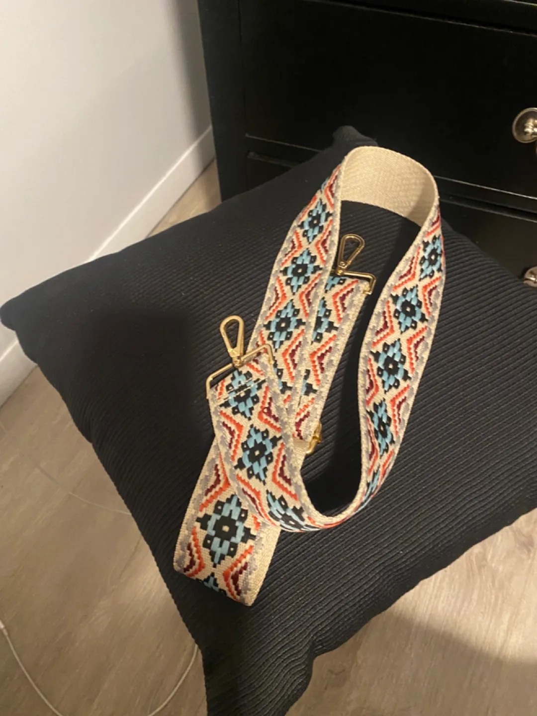 Guitar strap for purse image indicator(2)