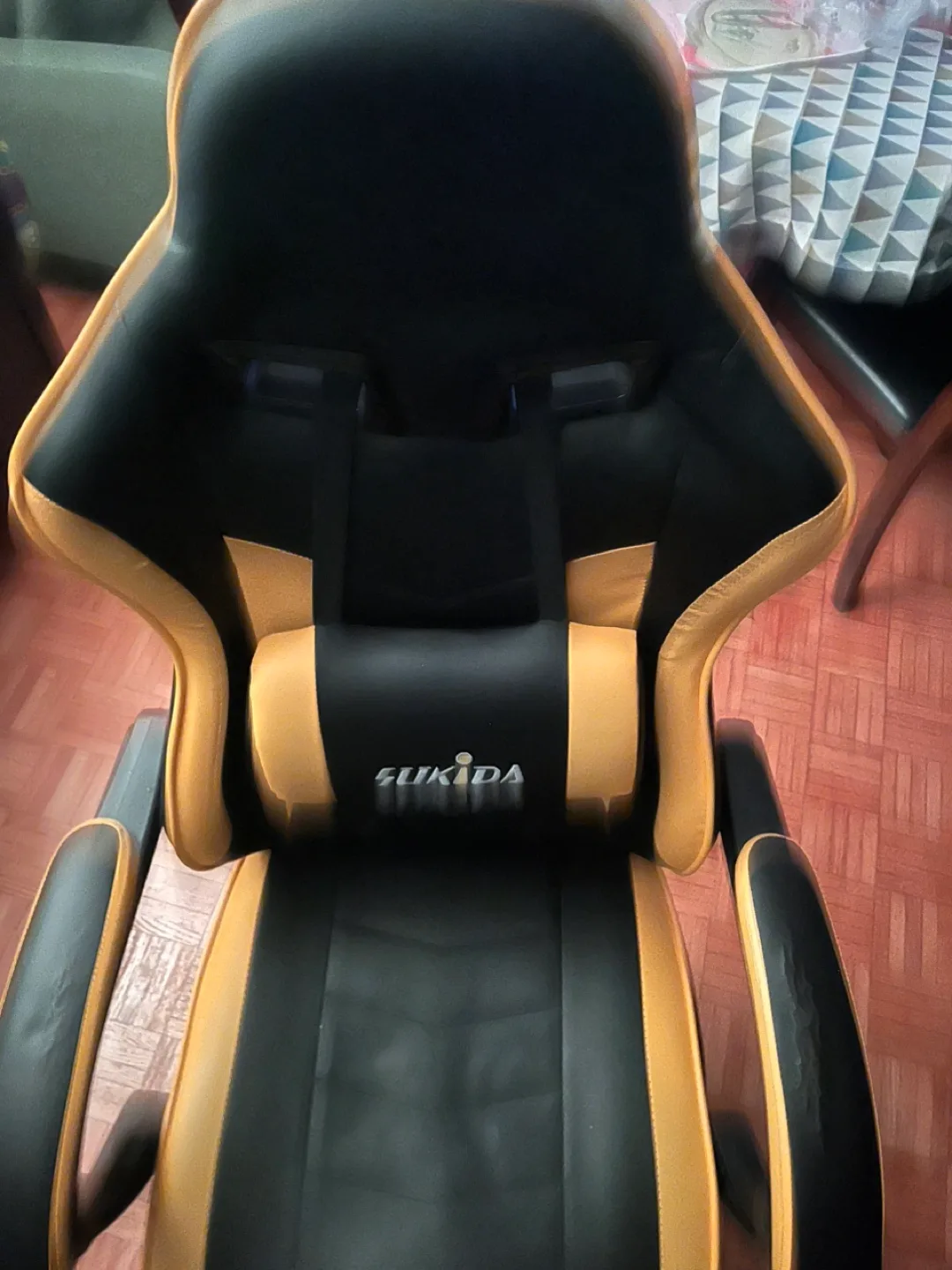 Sukida Gaming Chair - Black and Gold image indicator(5)