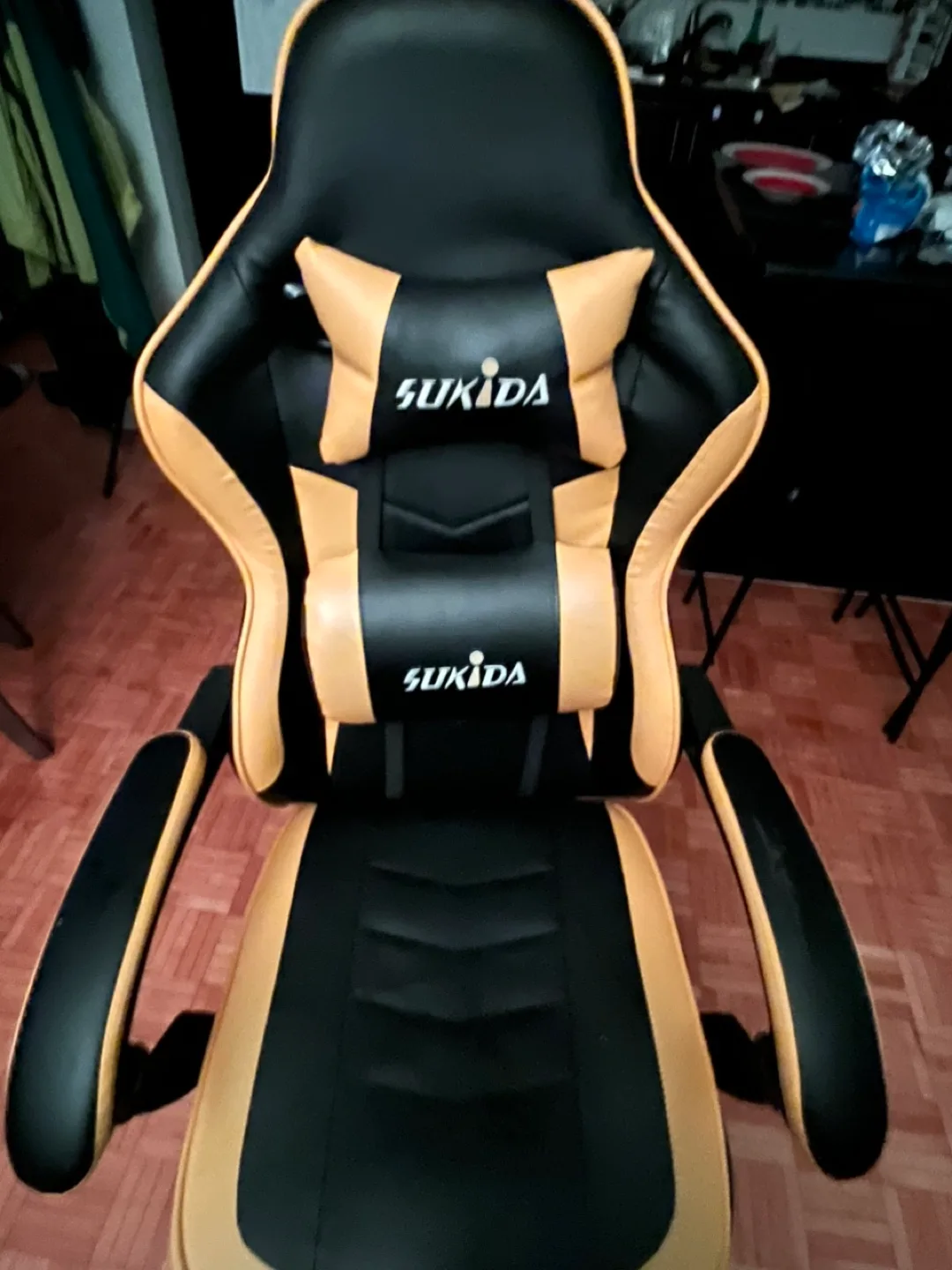 Sukida Gaming Chair - Black and Gold image indicator(2)