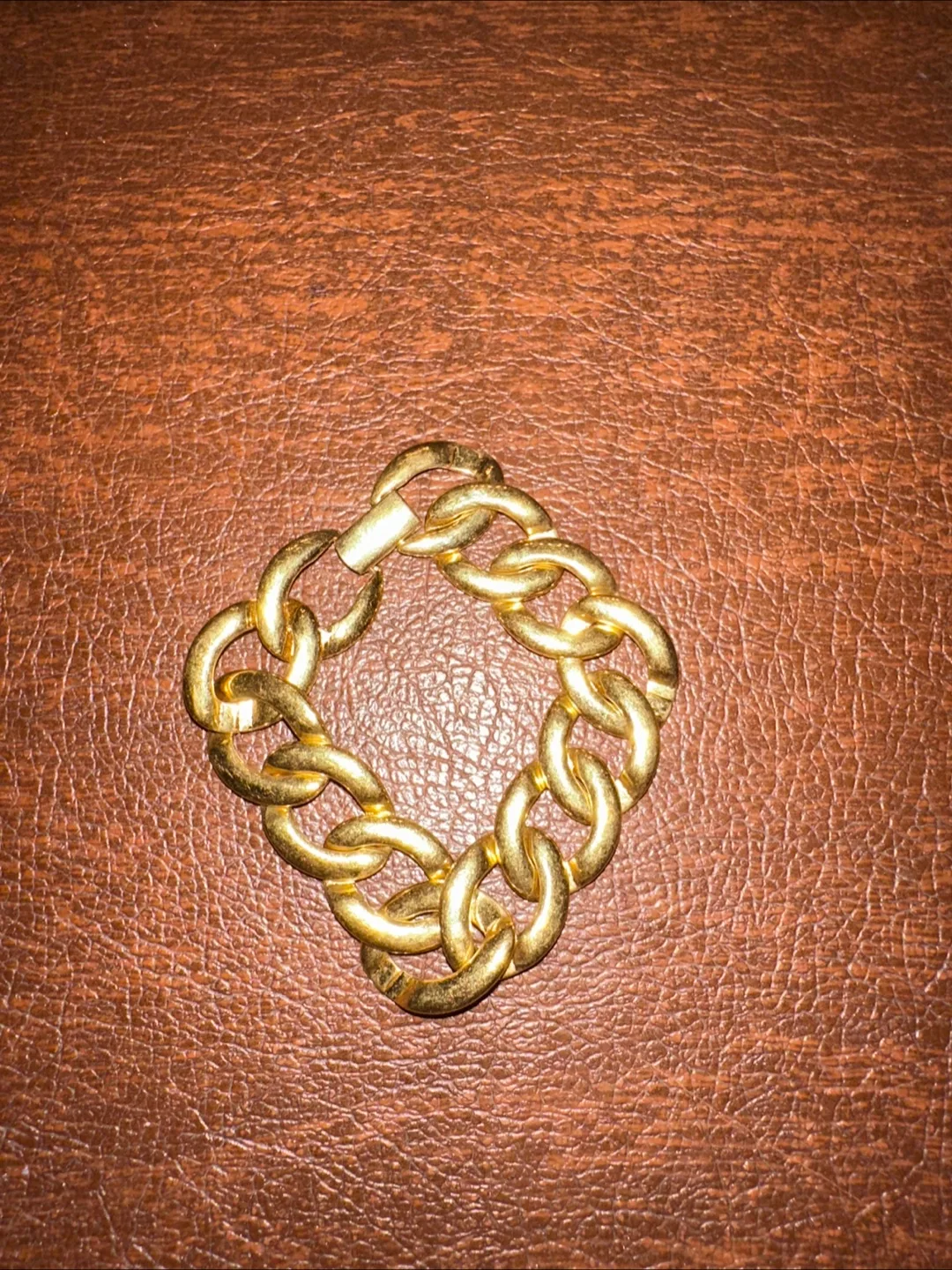 Gold Chain Link Bracelet image indicator(2)