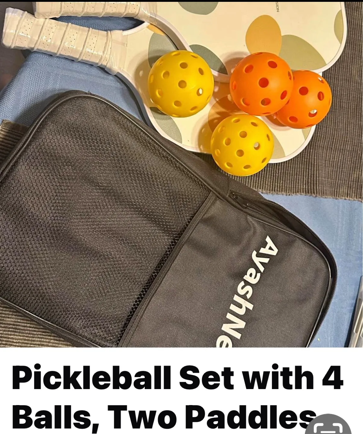 AyashNest Pickleball Set - 2 Paddles & 4 Balls image indicator(3)
