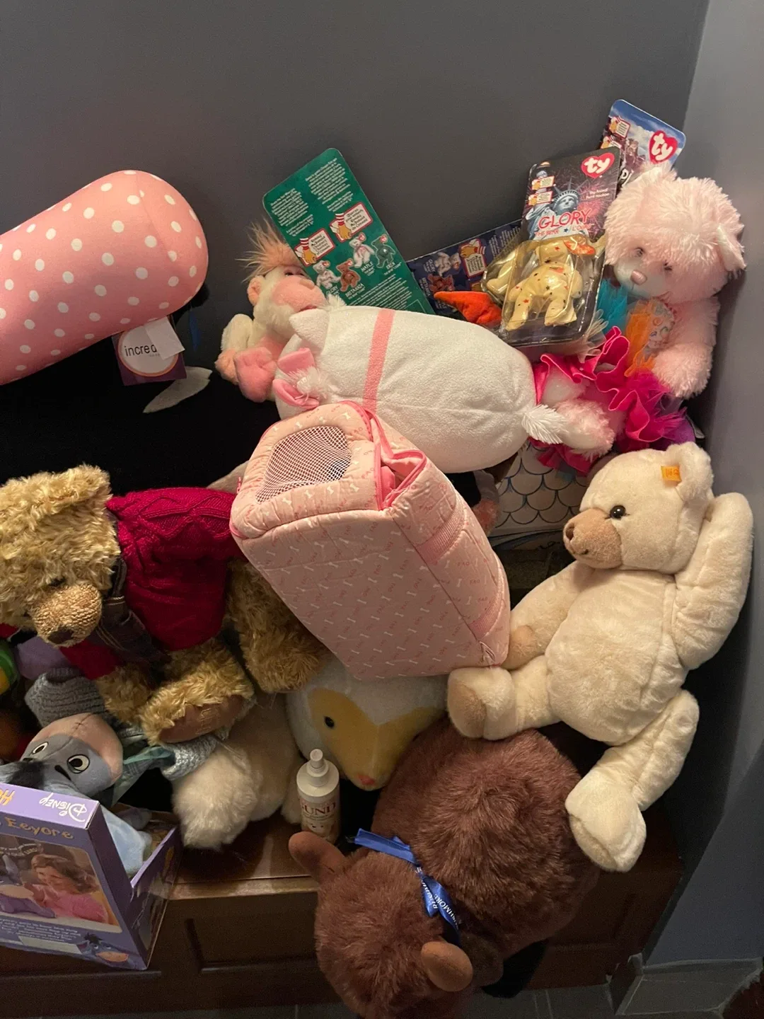 Stuffed animals galore!! image indicator(5)