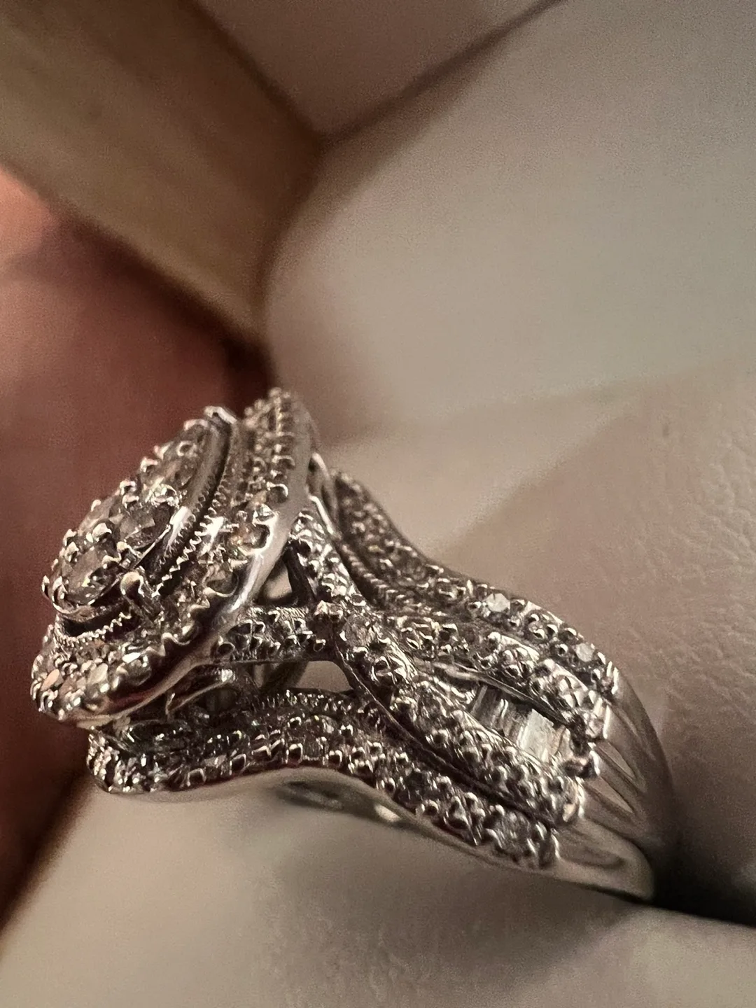 10 k Diamond Ring thumbnail