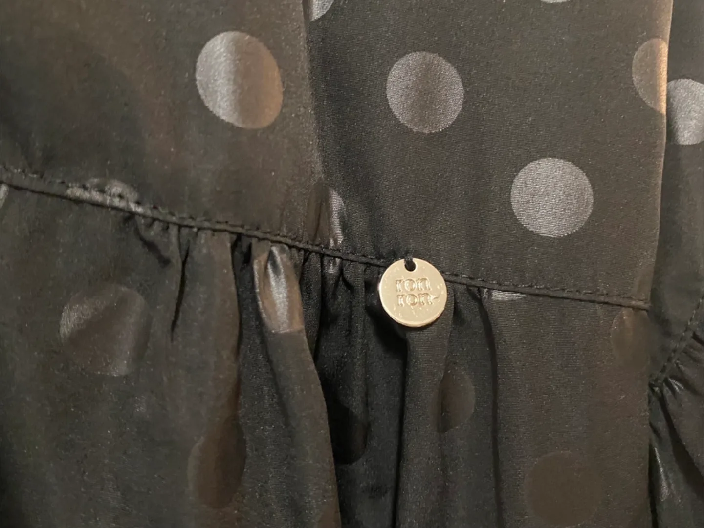 DOT PENDANT FRILL HOODIE WIND JUMPER BLACK_RonRon(Korean brand) image indicator(6)