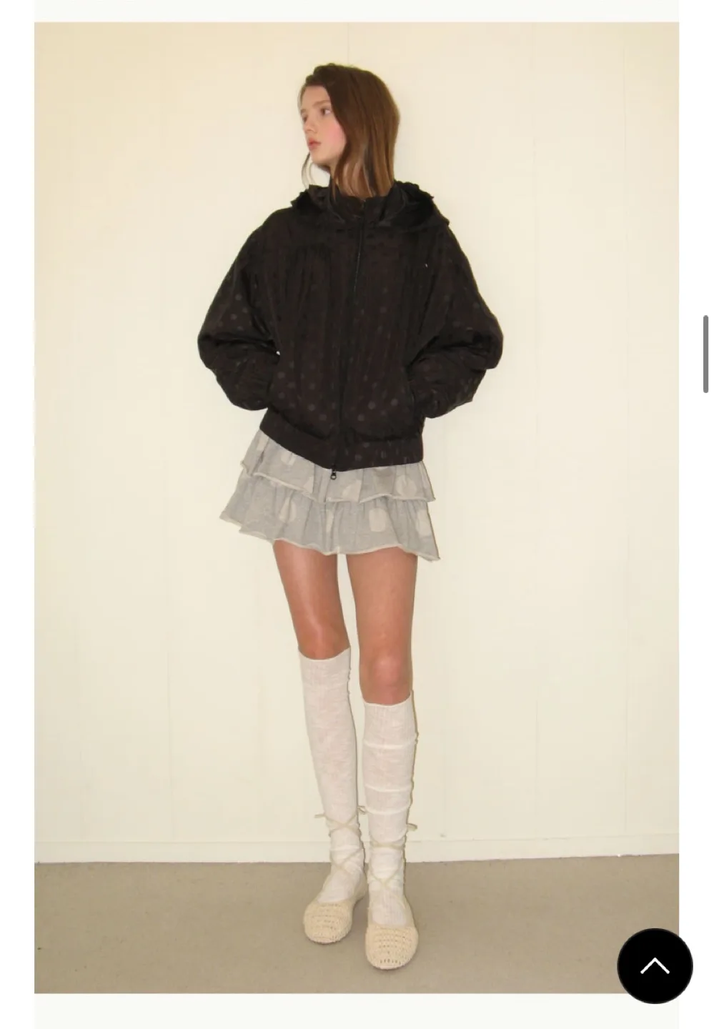 DOT PENDANT FRILL HOODIE WIND JUMPER BLACK_RonRon(Korean brand) image indicator(2)