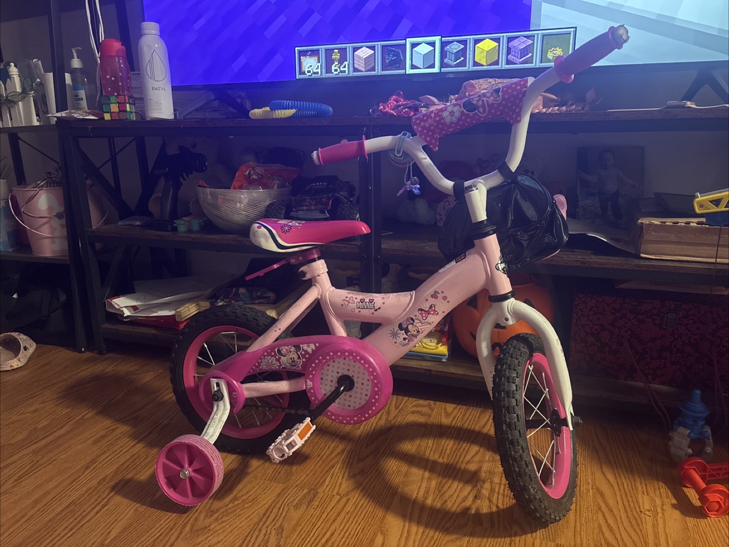 Minnie Mouse Girls Bike - Pink & White