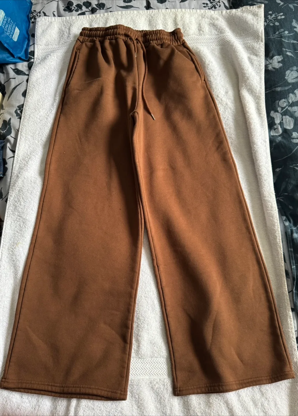 Brown Lounge Set - Hoodie & Pants image indicator(3)