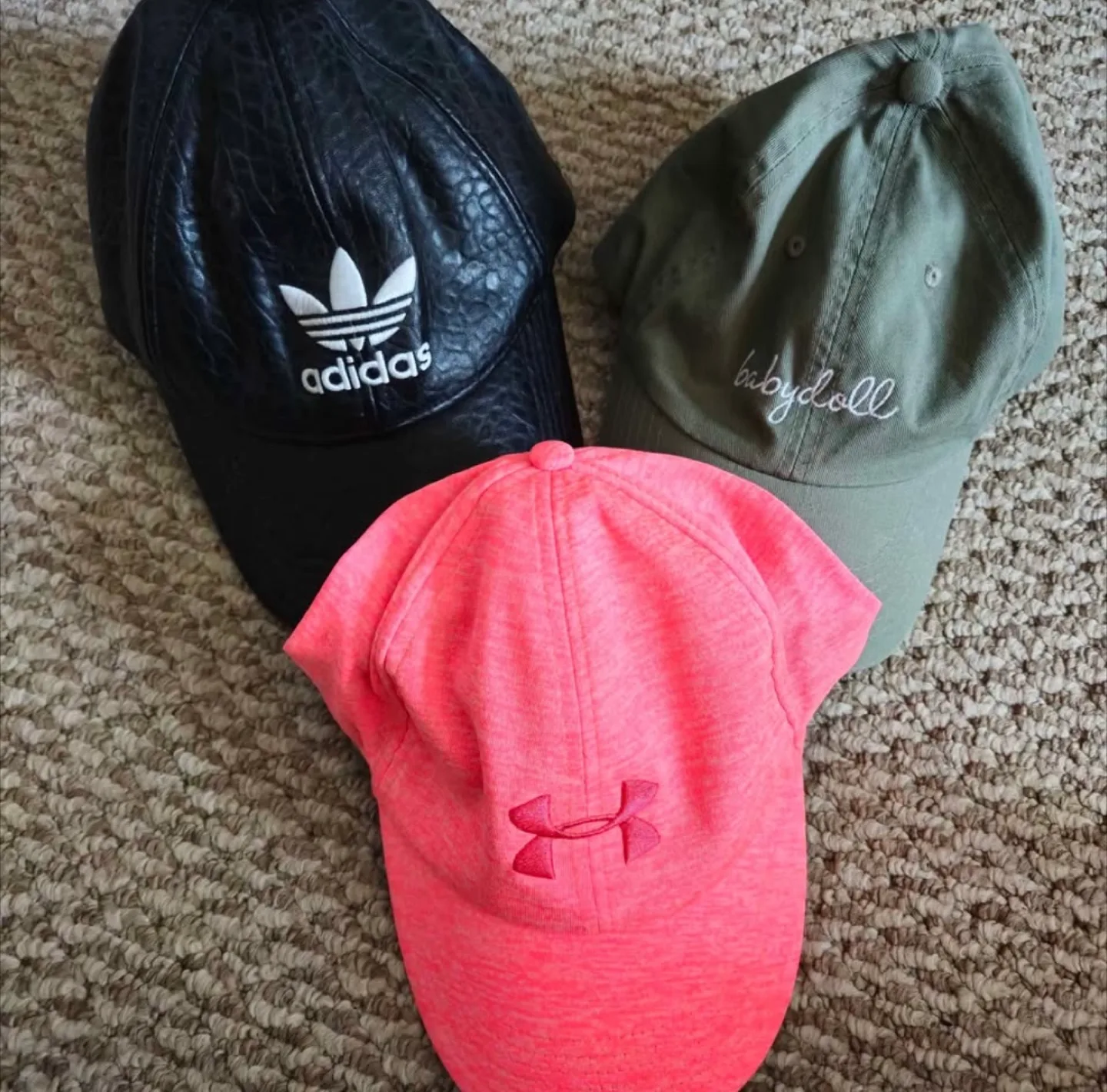 Women’s Hat Lot thumbnail