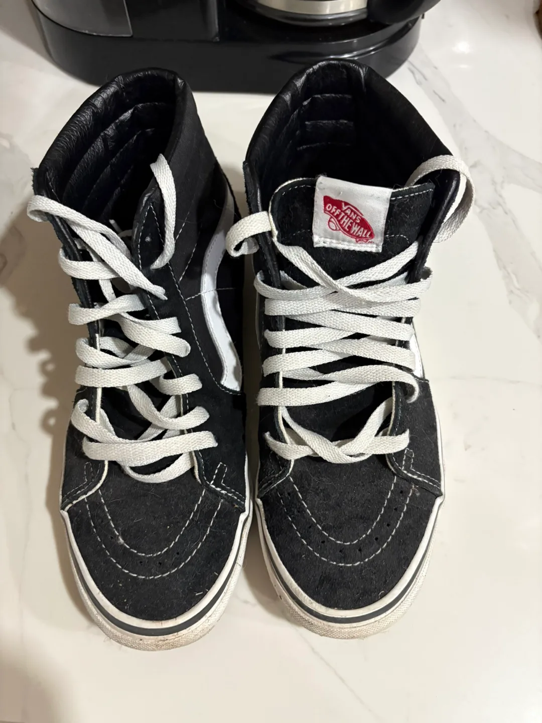 Vans classic Black & White Sneakers Size 8.5 Women’s thumbnail