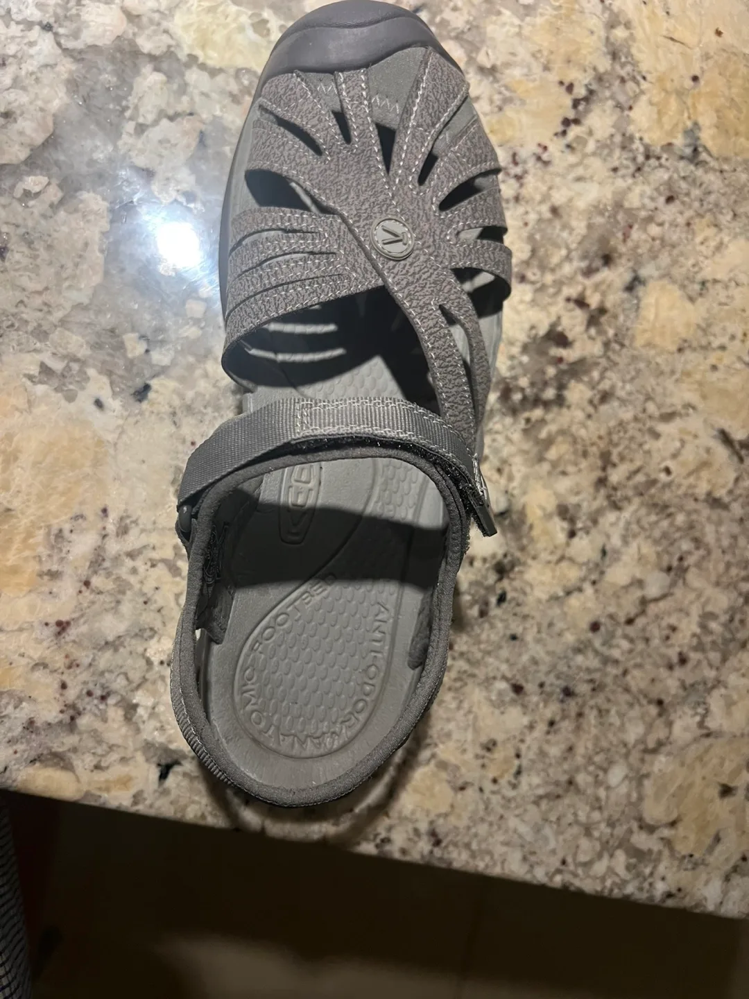 KEEN Women's Sandals, Size 9 Grey image indicator(2)