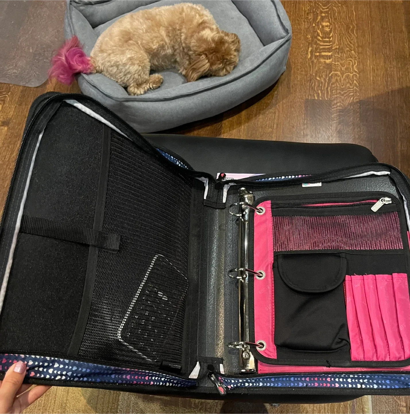 Roots Binder with Heart Pattern image indicator(2)