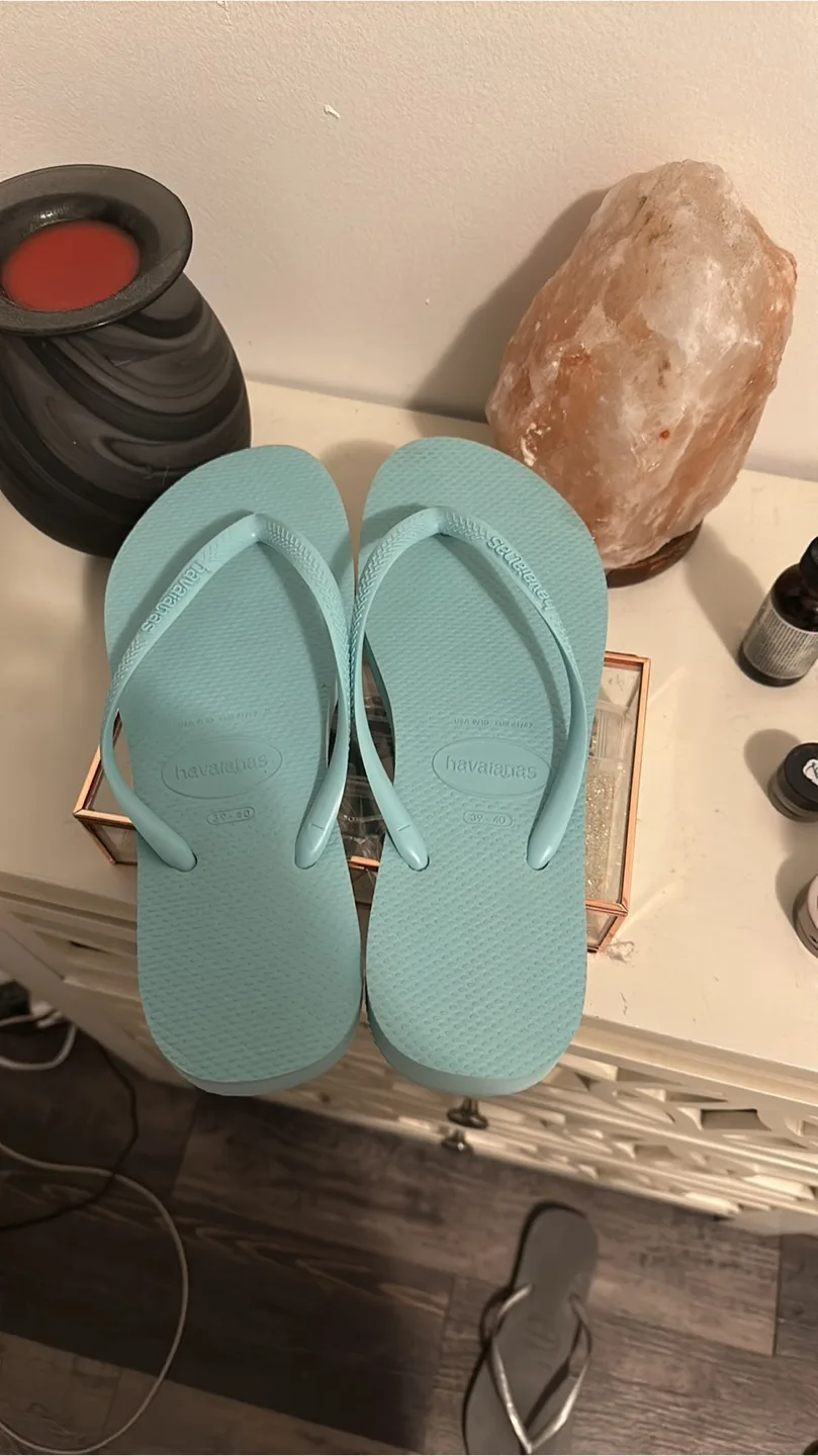 Havaianas Flip Flops - Size 9/10 - Blue image indicator(2)