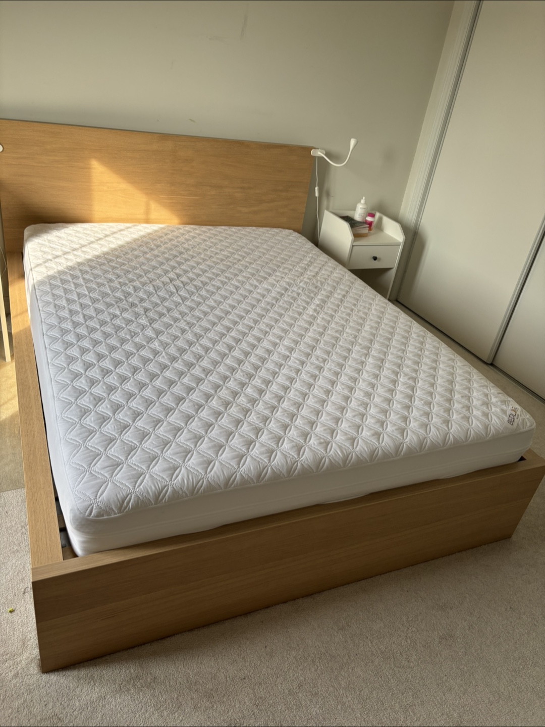 IKEA Malm Queen Size Bed Frame, 4 drawers and Mattress. - photo 5