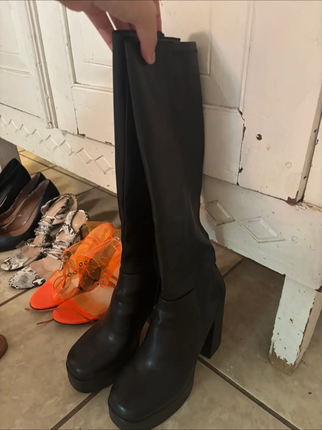 Assorted Women's Shoes image indicator(8)