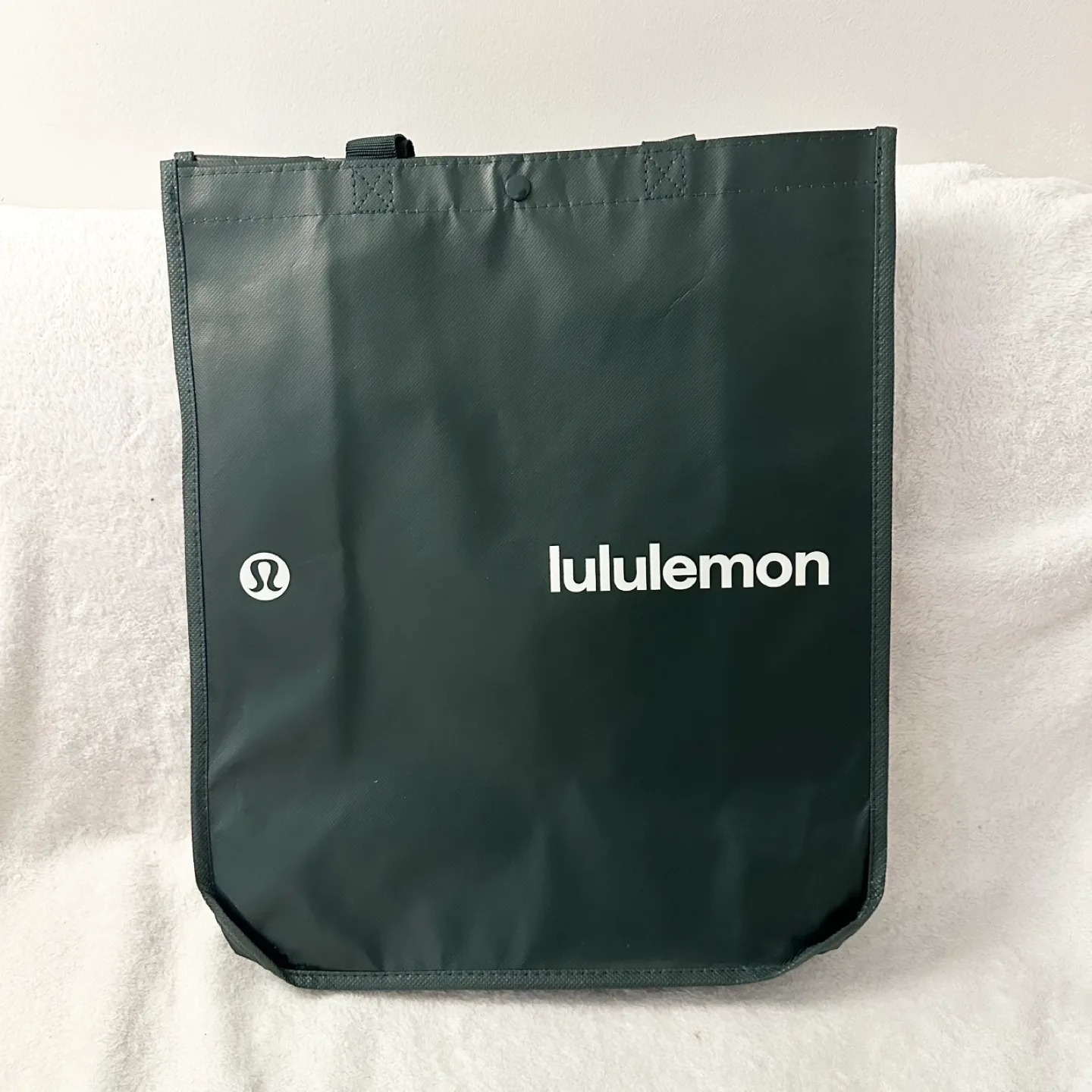 New Lululemon Tote Bag - Large 16.5x14 inches image indicator(2)