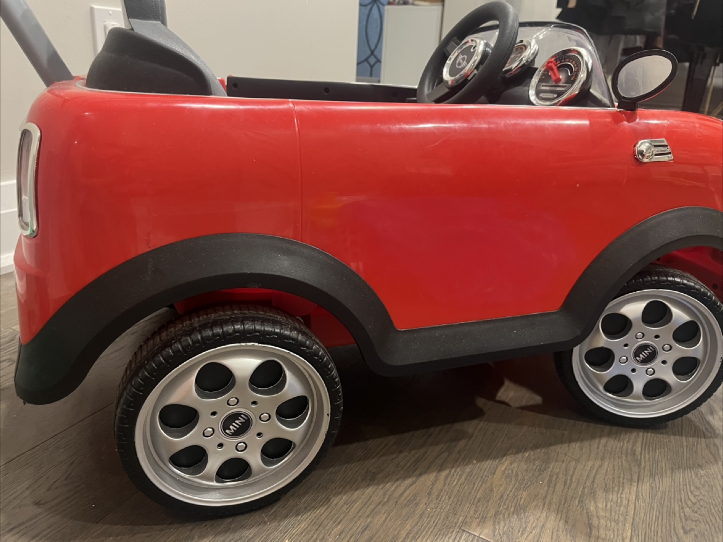 Mini Cooper Ride-On Car - Red - photo 4