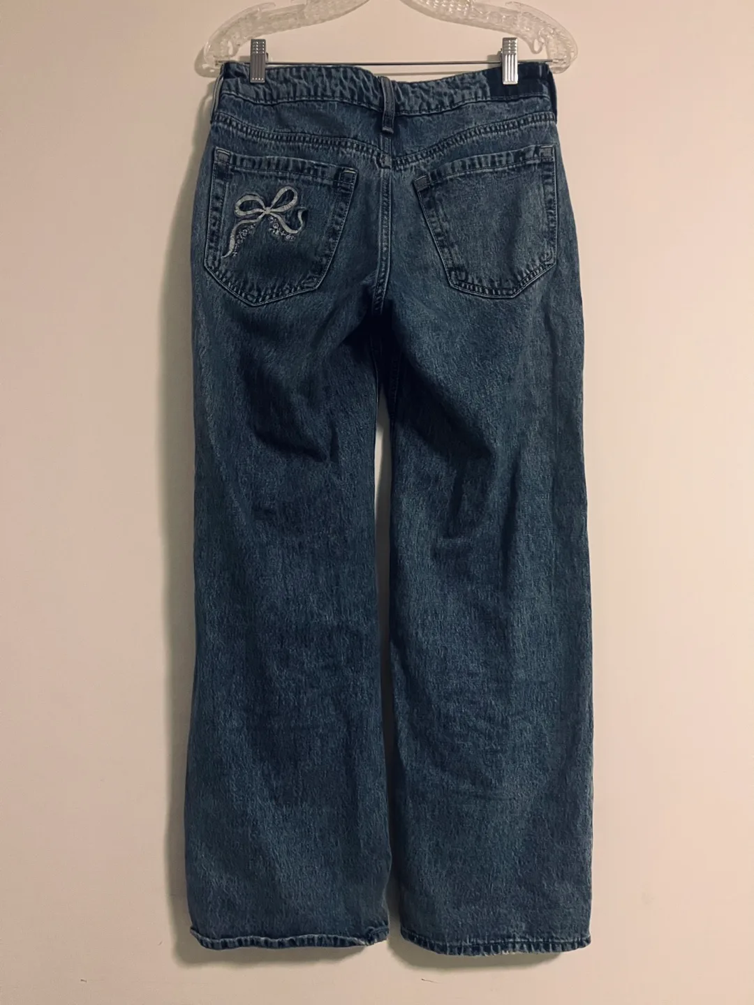 Hollister Low-rise Embroidered Bow Jeans ⋆𐙚₊˚⊹♡ image indicator(4)