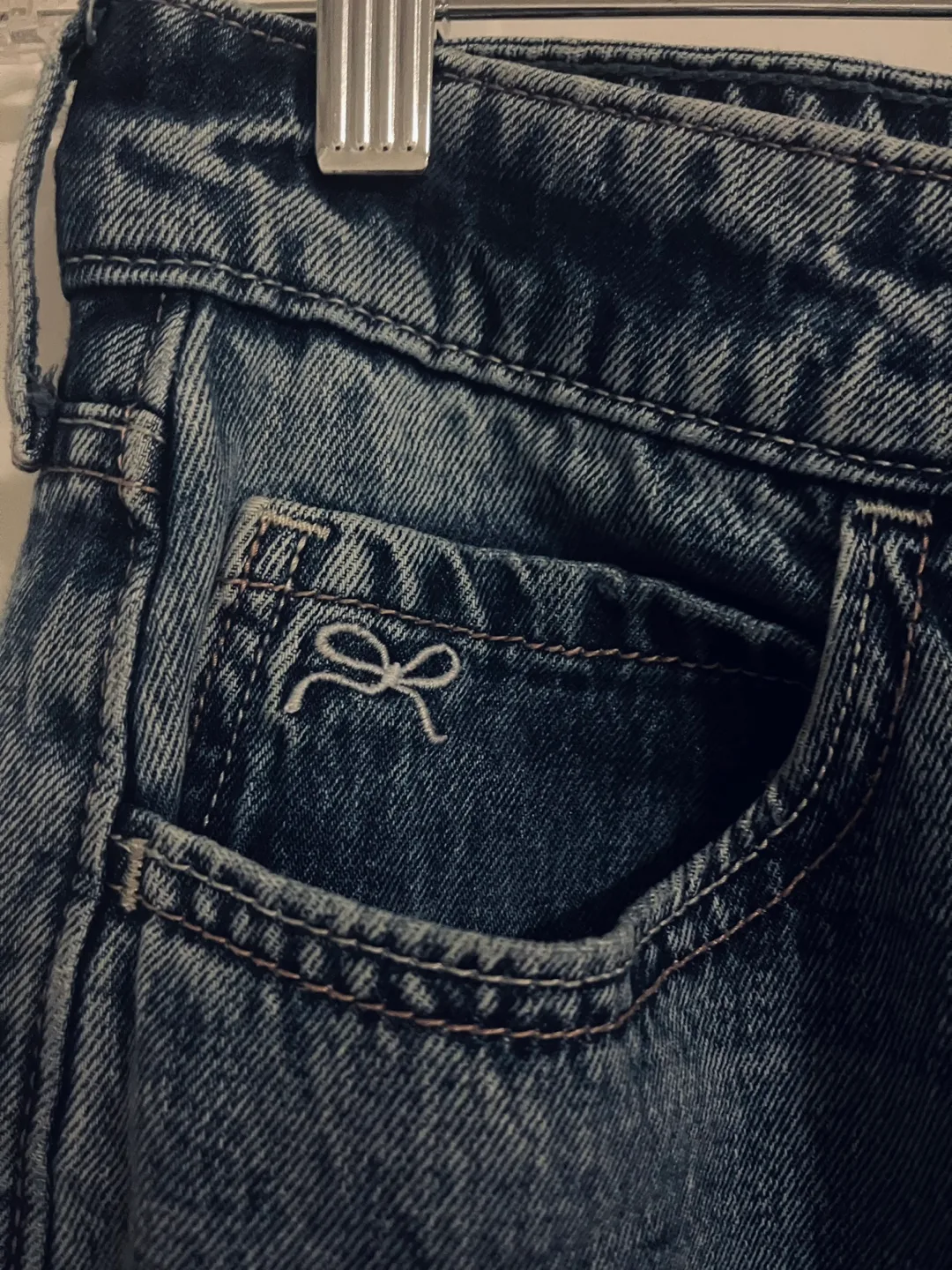 Hollister Low-rise Embroidered Bow Jeans ⋆𐙚₊˚⊹♡ image indicator(5)