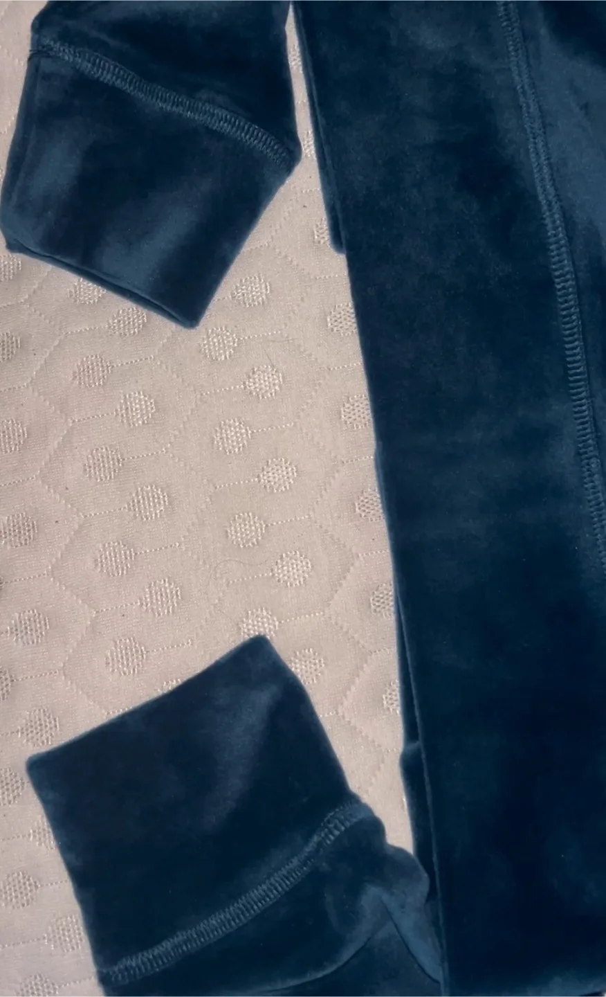 Juicy Couture Zip Up Limited Edition (Dixie&Bloor) image indicator(7)