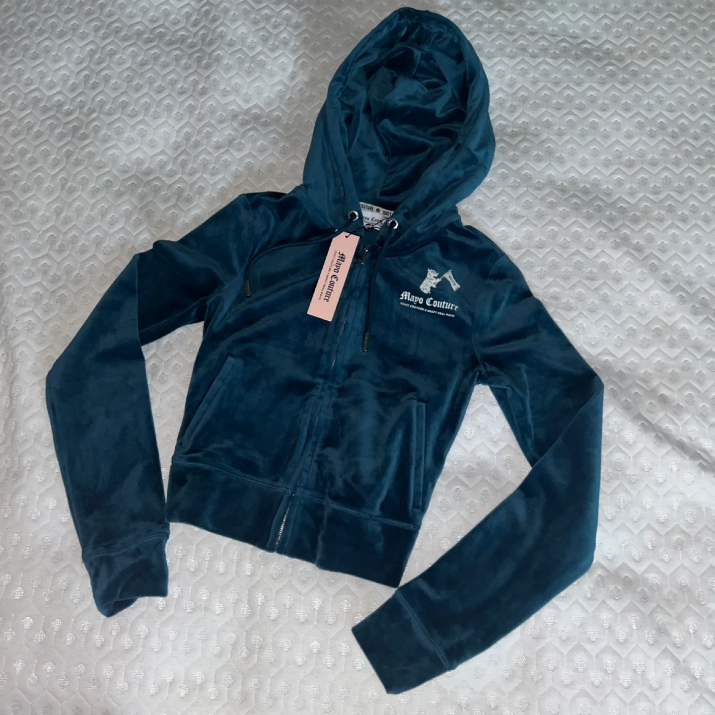 Juicy Couture Zip Up Limited Edition (Dixie&Bloor) image indicator(4)