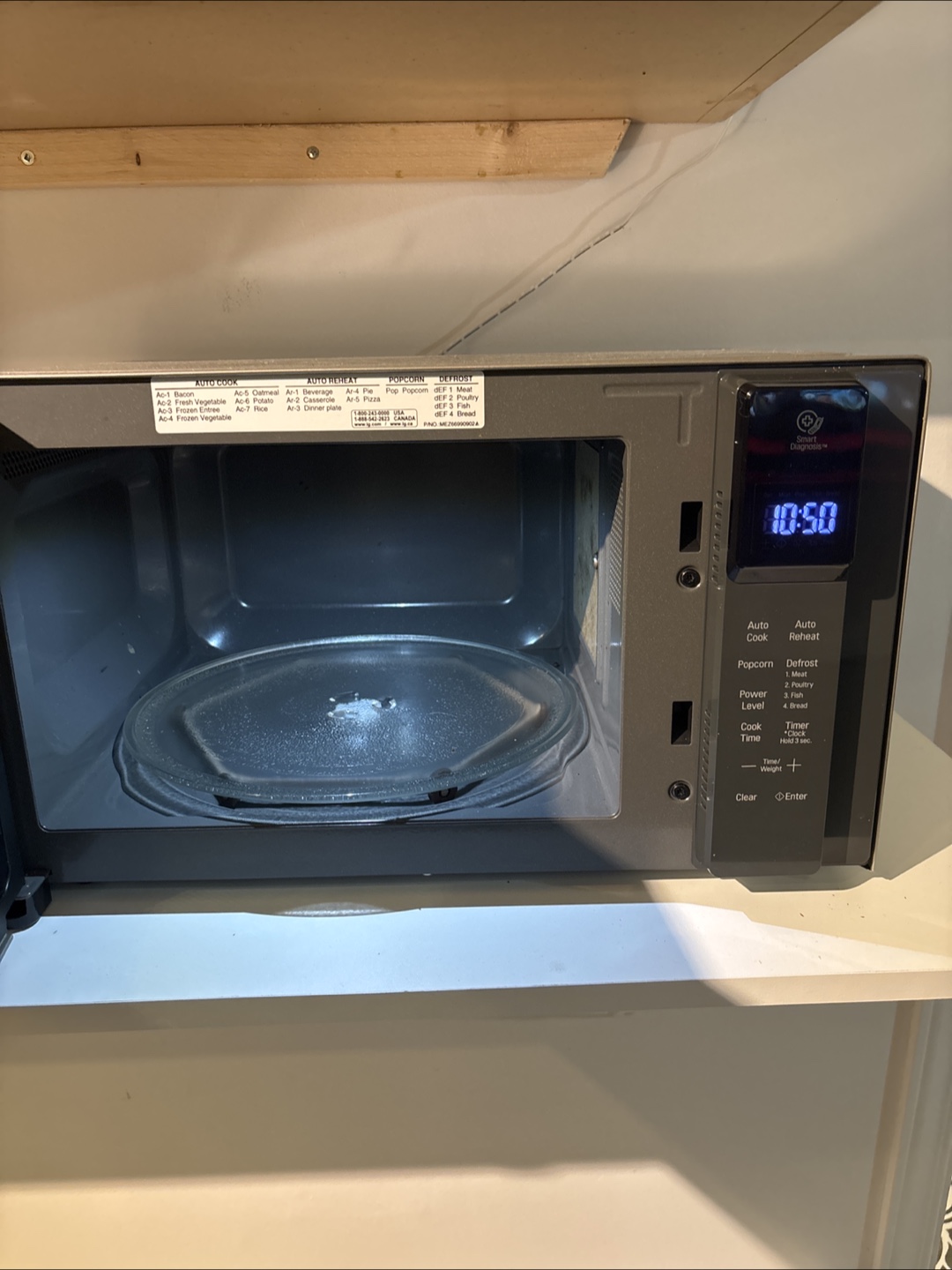 LG Microwave - Great Condition! - photo 2