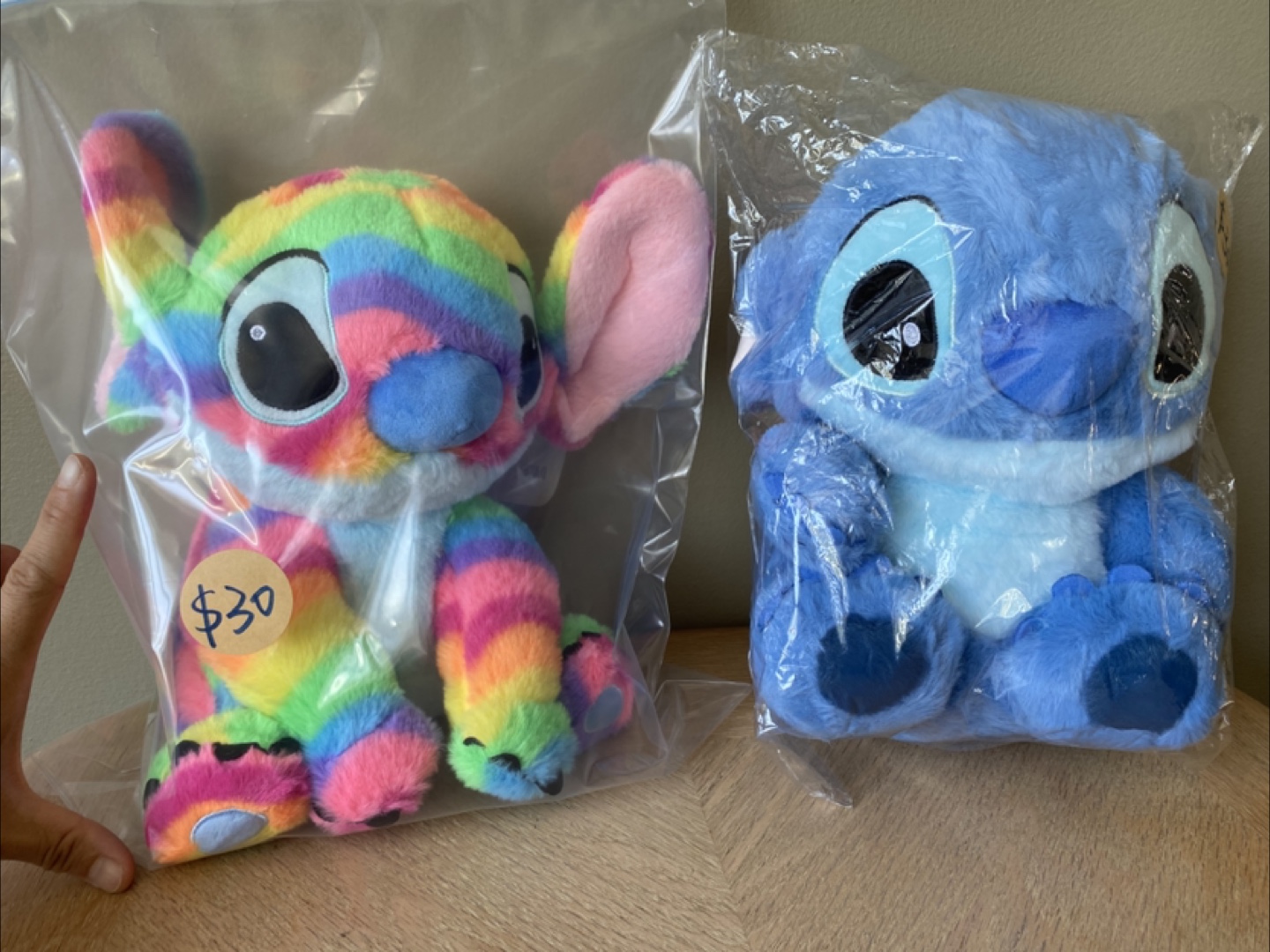 Large Stitch plush toy - photo 2